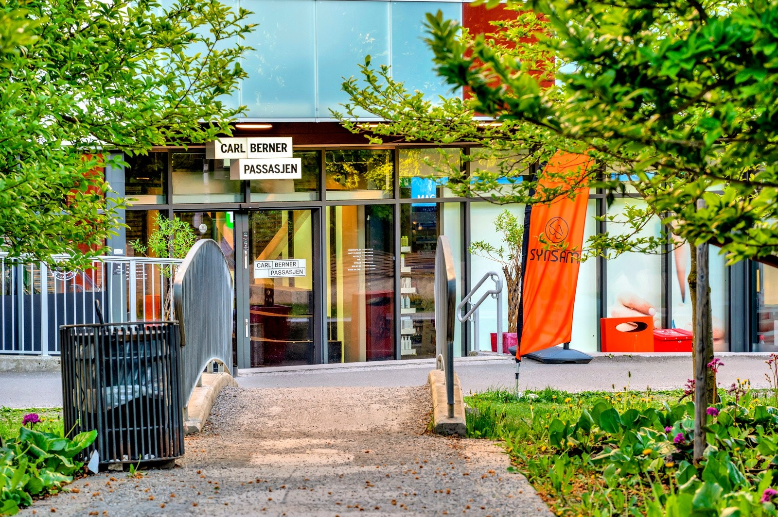 Det er kun få minutters gange til et bredt kollektiv- og servicetilbud på Carl Berner. Galleribilde