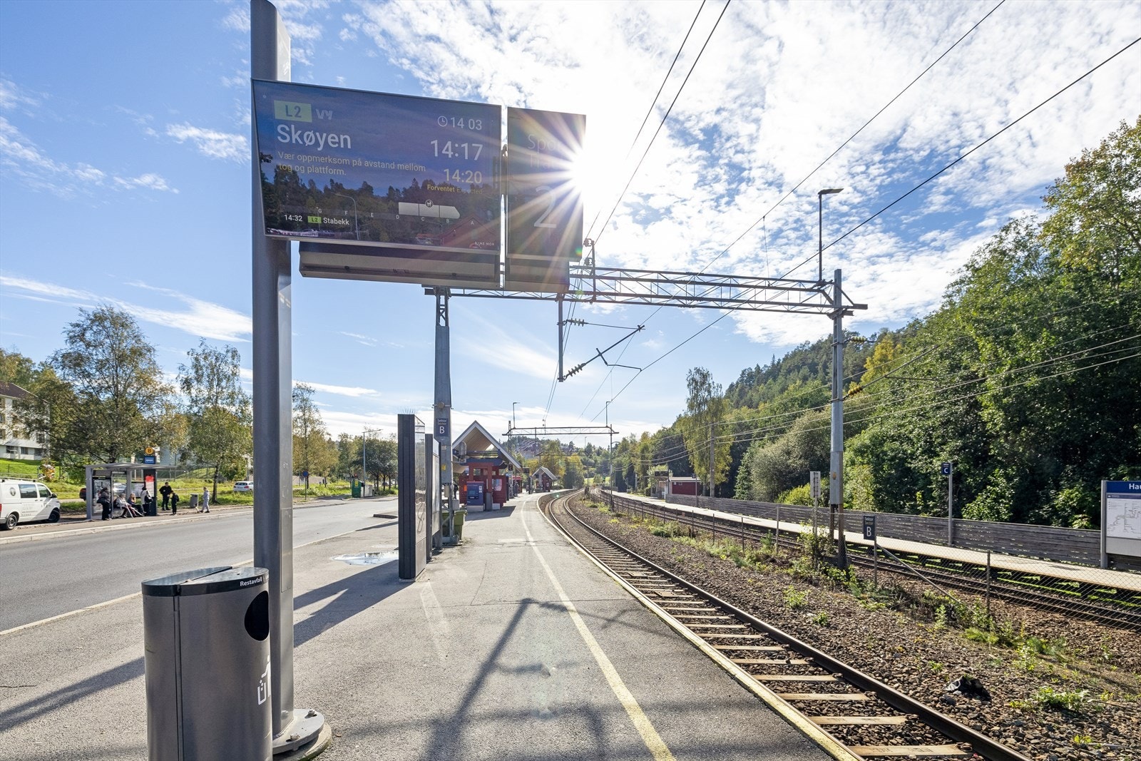 Gangavstand til Hauketo stasjon som er knutepunkt for offentlig kommunikasjon. Galleribilde