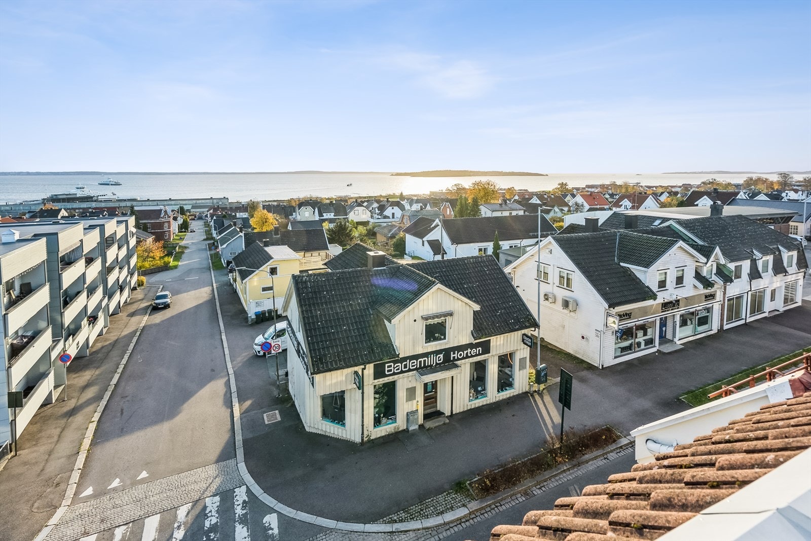 Her kan en nyte en helt rå utsikt over Oslofjorden mot Moss, Bastøya og Jeløya. Galleribilde