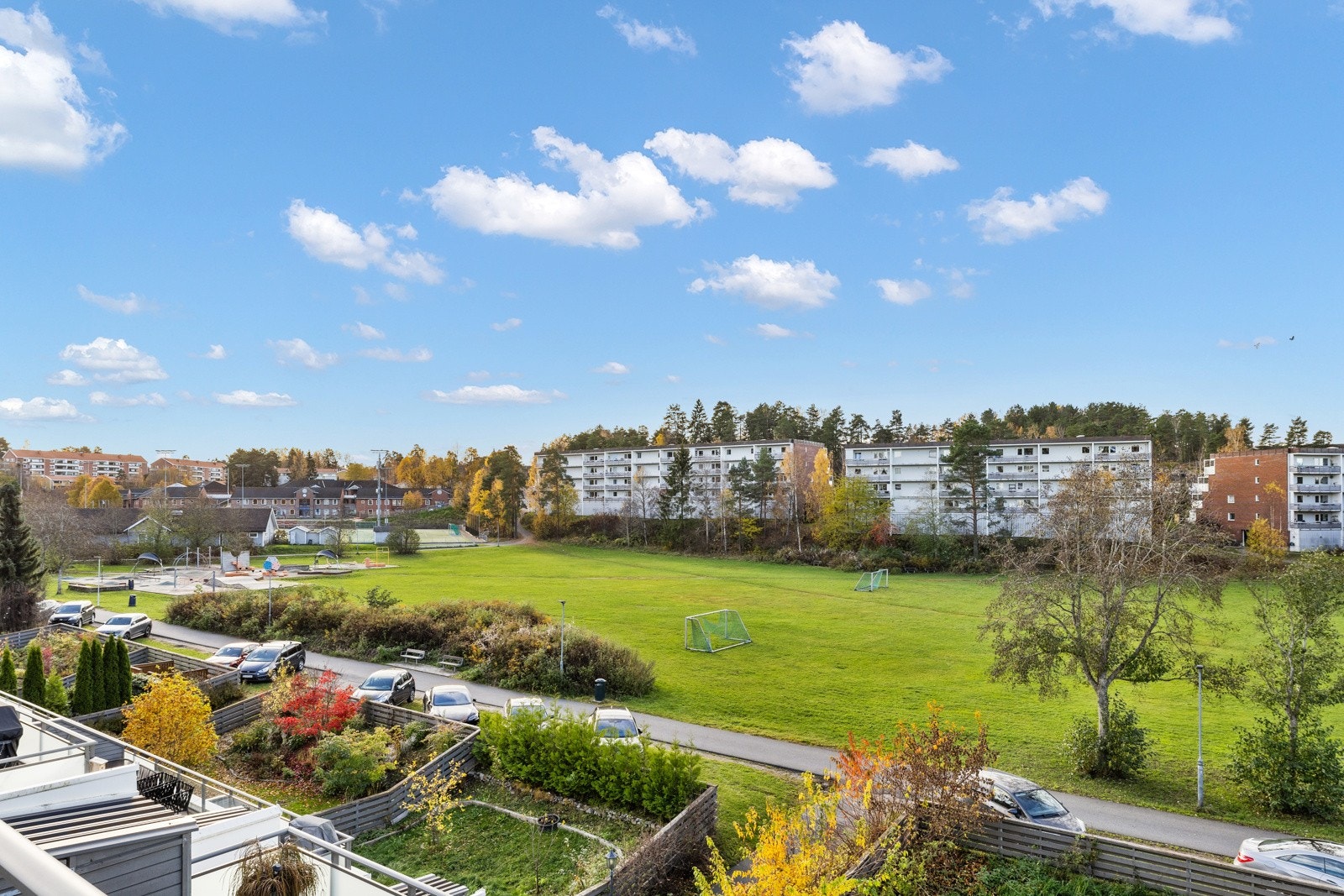 Terrassen har flott utsikt, med svært gode solforhold Galleribilde