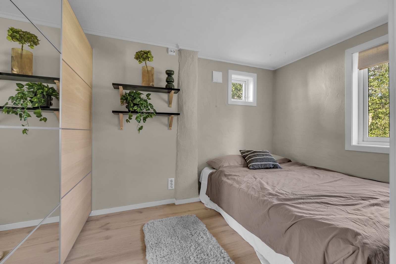 Soverommet ligger mot nord-øst i leilighetn og er på ca. 8m2 Galleribilde