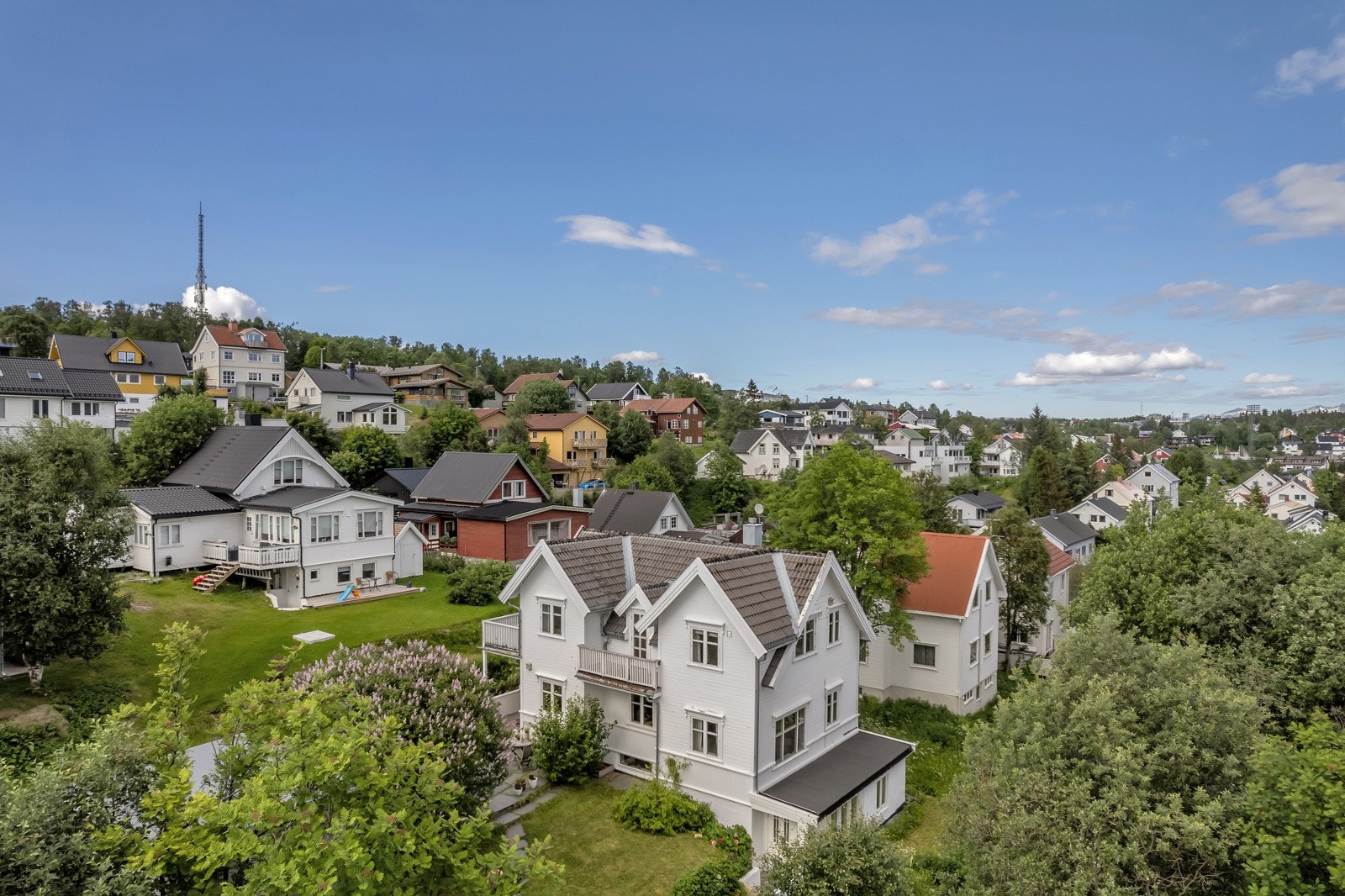 Storhaug + Partnere AS har gleden av å presentere fantastiske Thor Knutsens Veg 10 Galleribilde