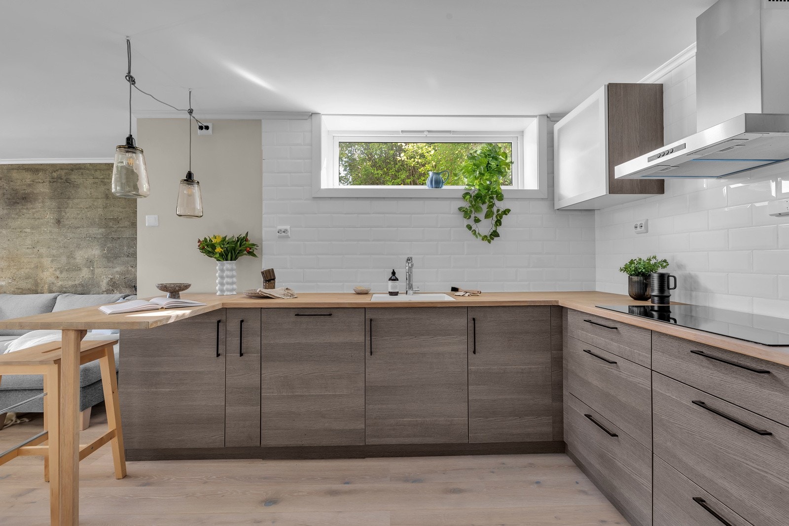 Godt med skap- og benkeplass Galleribilde