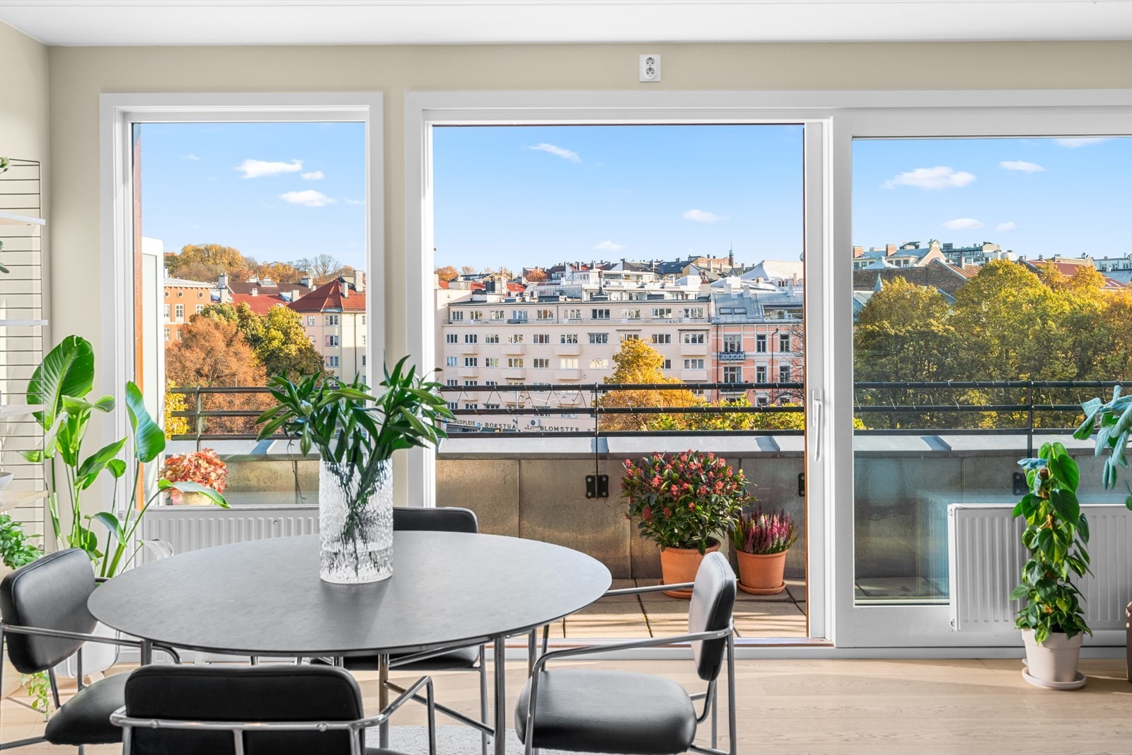 Rålekker og moderne 3-roms med ettertraktet beliggenhet på Lille Bislett Galleribilde