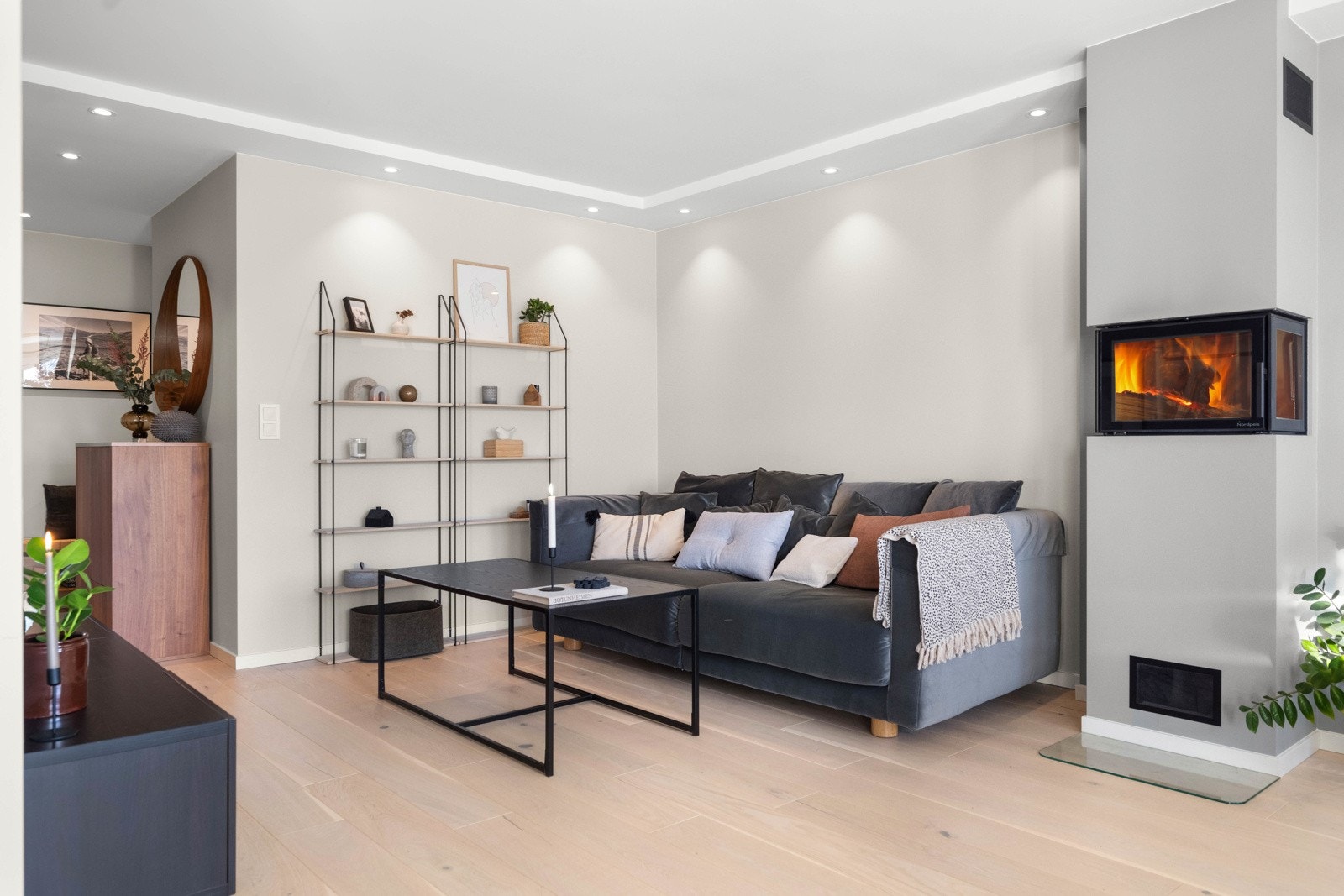 All elektrisitet styres enkelt over en app på telefonen, med et program som heter "Futurehome" Galleribilde