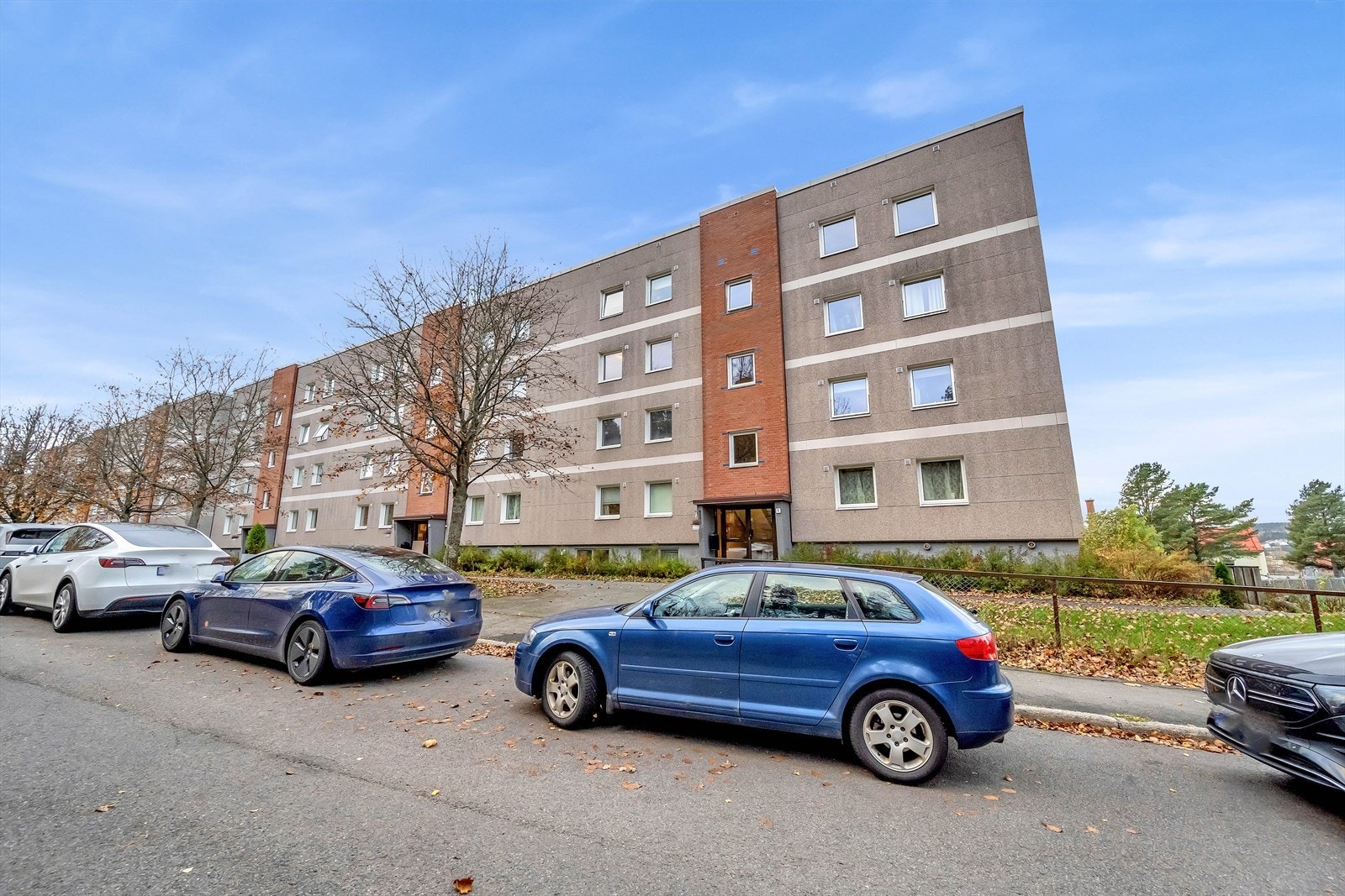 Gateparkering i område, her er det første mann til mølla-prinsippet. Galleribilde