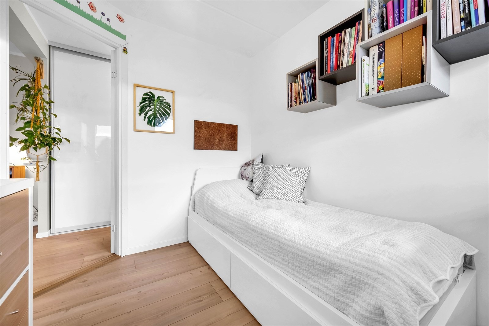 Rommet passer også ypperlig som gjesterom, barnerom eller kontor. Galleribilde