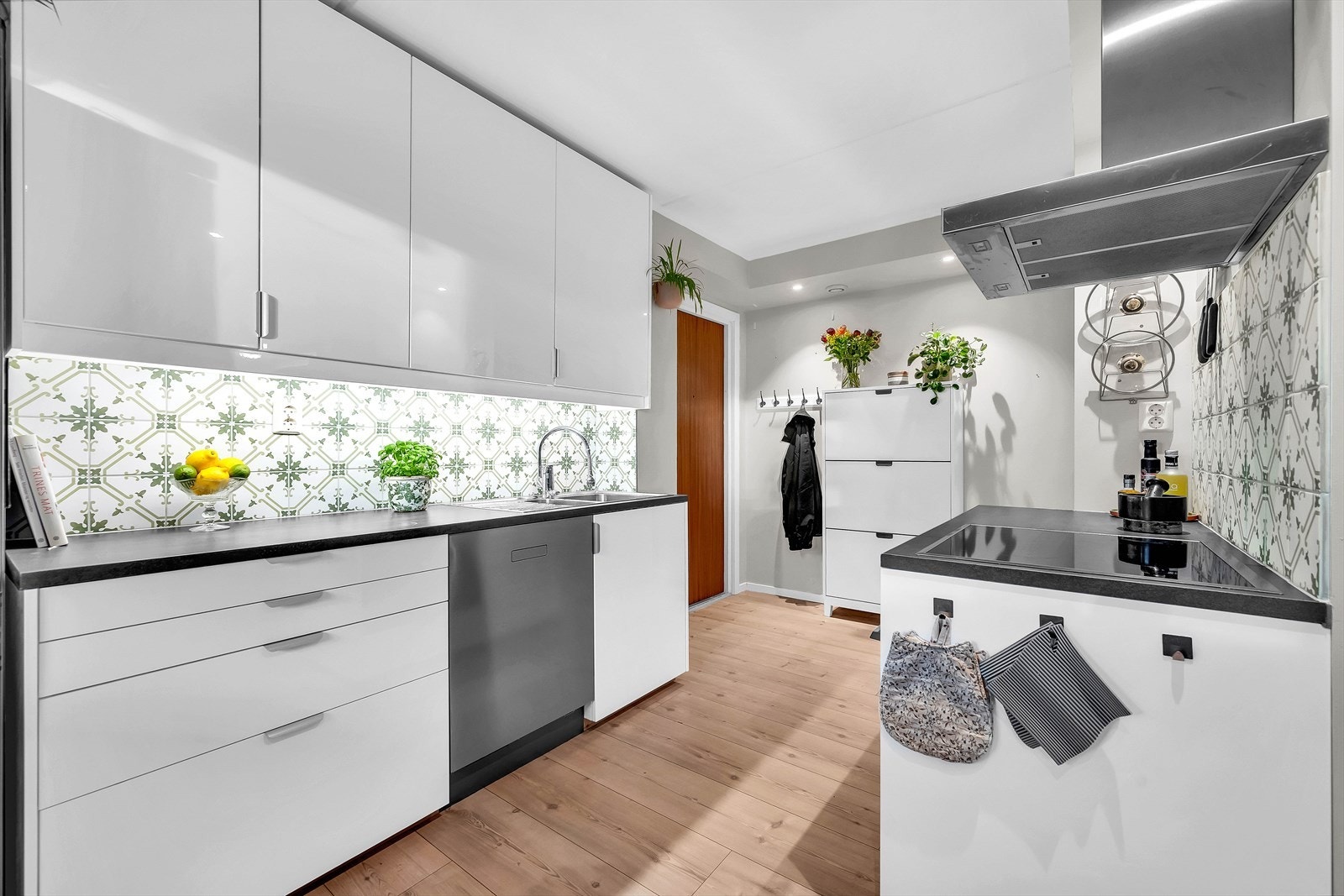 Tidløst IKEA kjøkkeninnredning fra 2019. Galleribilde