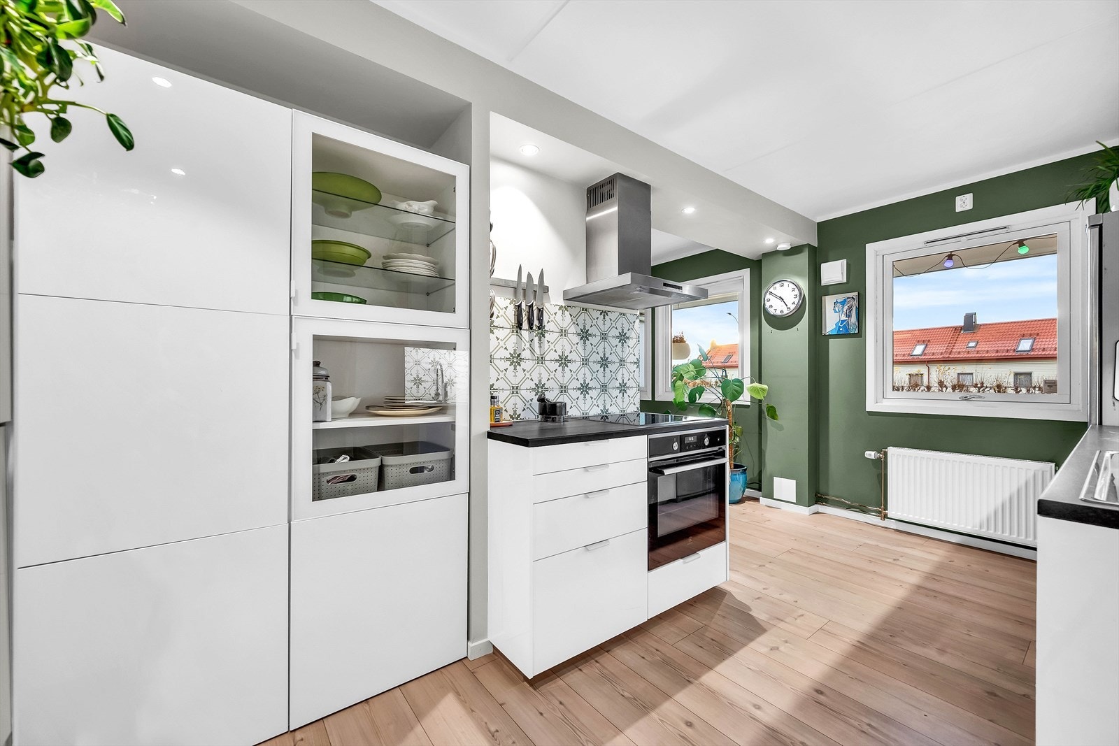 Det er godt med lagringsplass i skuffer og skap. Galleribilde