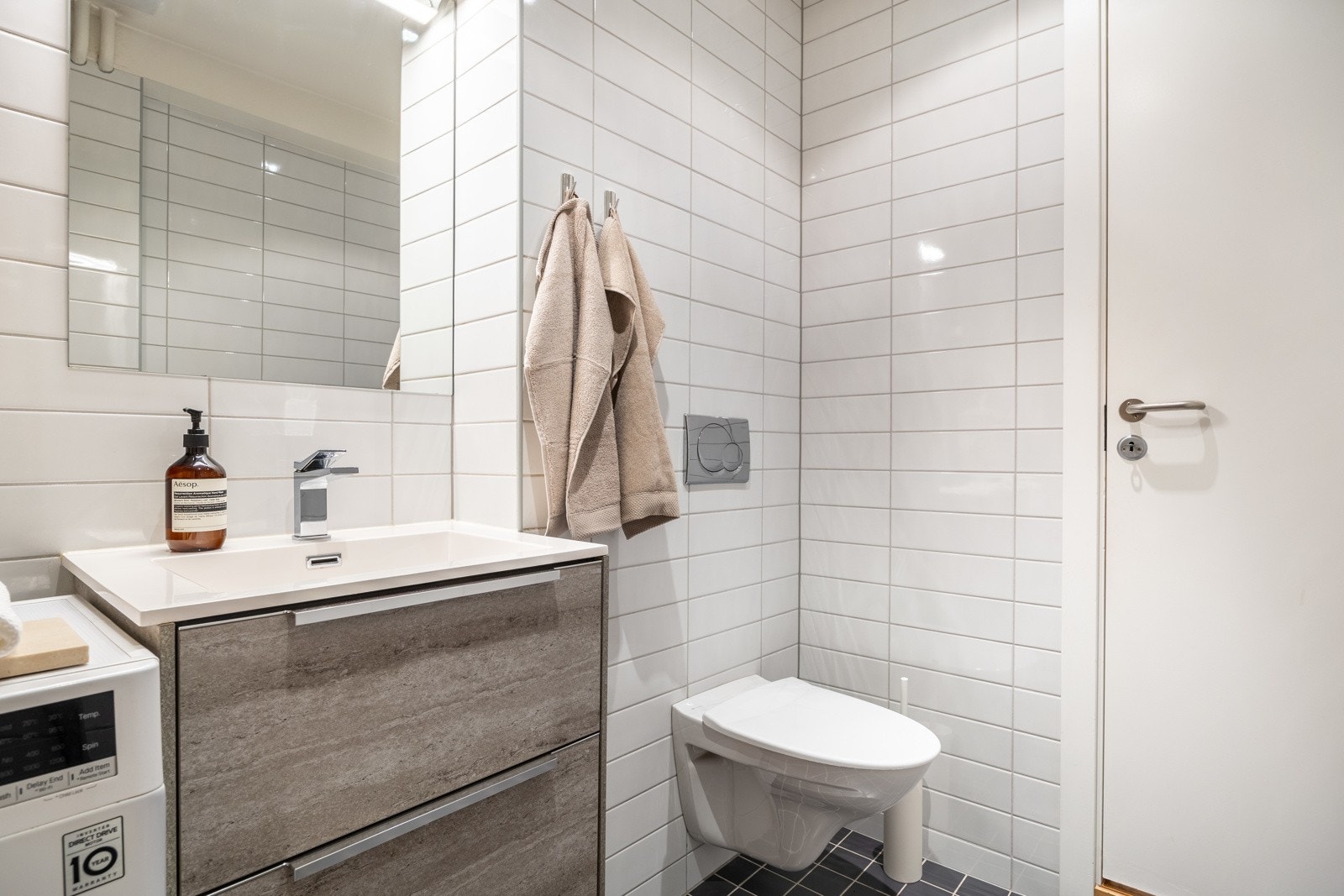 Leilighetens bad ble oppgradert i 2020. Galleribilde