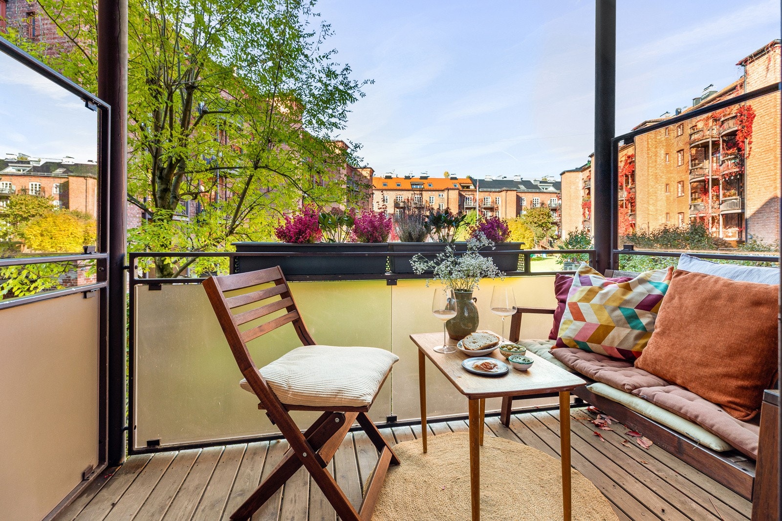 Her bor du i det idylliske Gråbeinkvartalet med den perfekte kombinasjonen av fredelige og grønne omgivelser, i et samtidig svært sentralt område Galleribilde