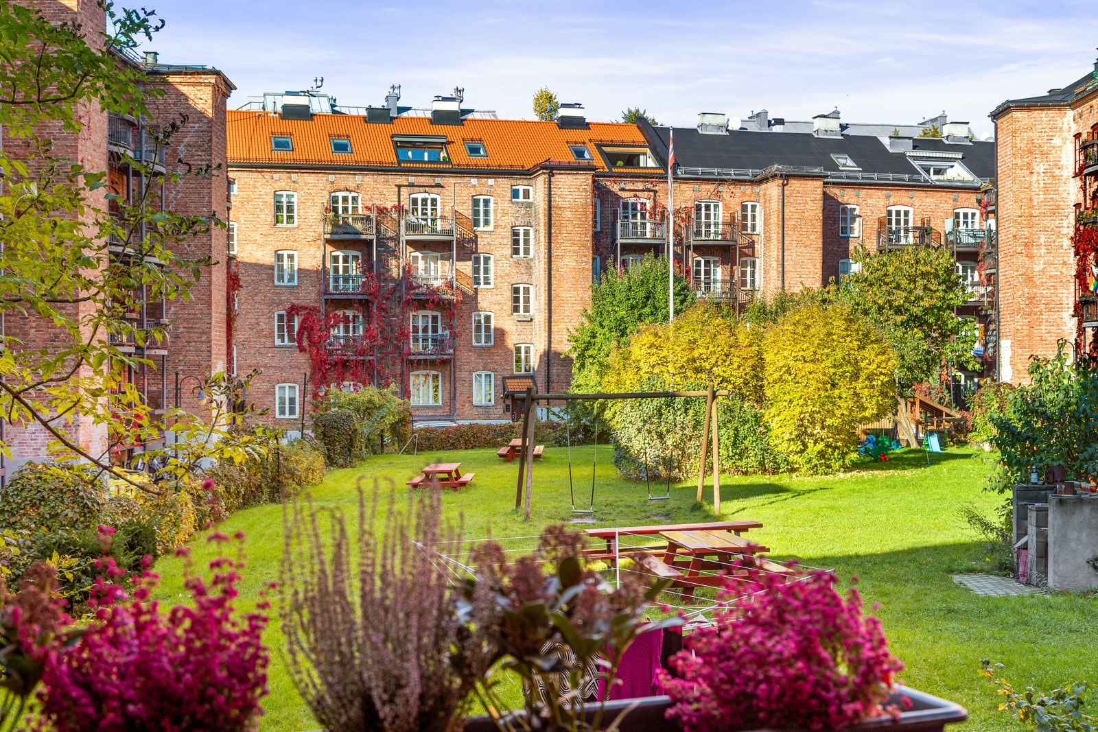 Gårdsrommet er på over 2,5 mål og har blant annet blitt kåret til en av Oslos fineste! Galleribilde