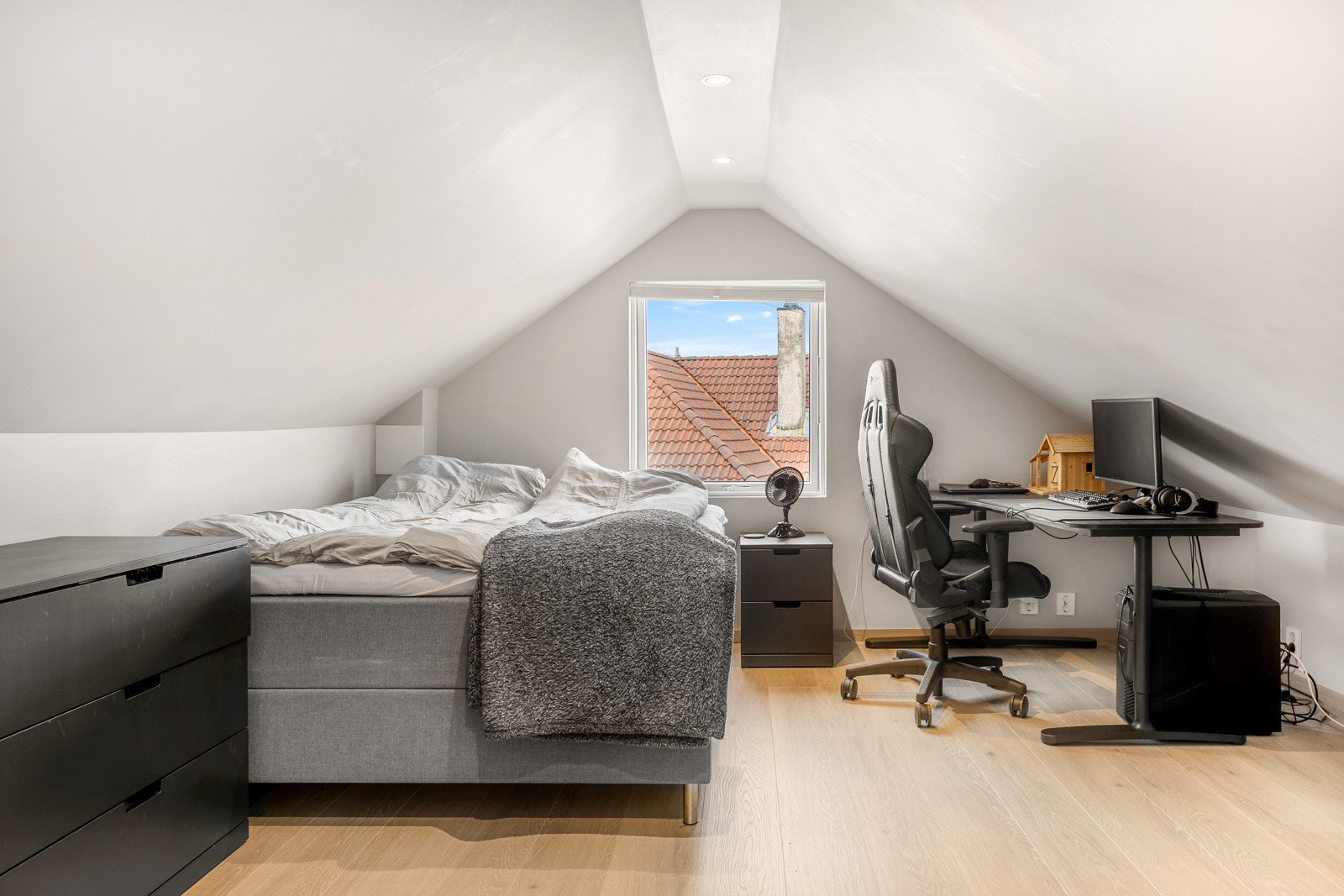 I tillegg har etasjen 2 stk kott som måles enkeltvis ca. 2kvm. Galleribilde