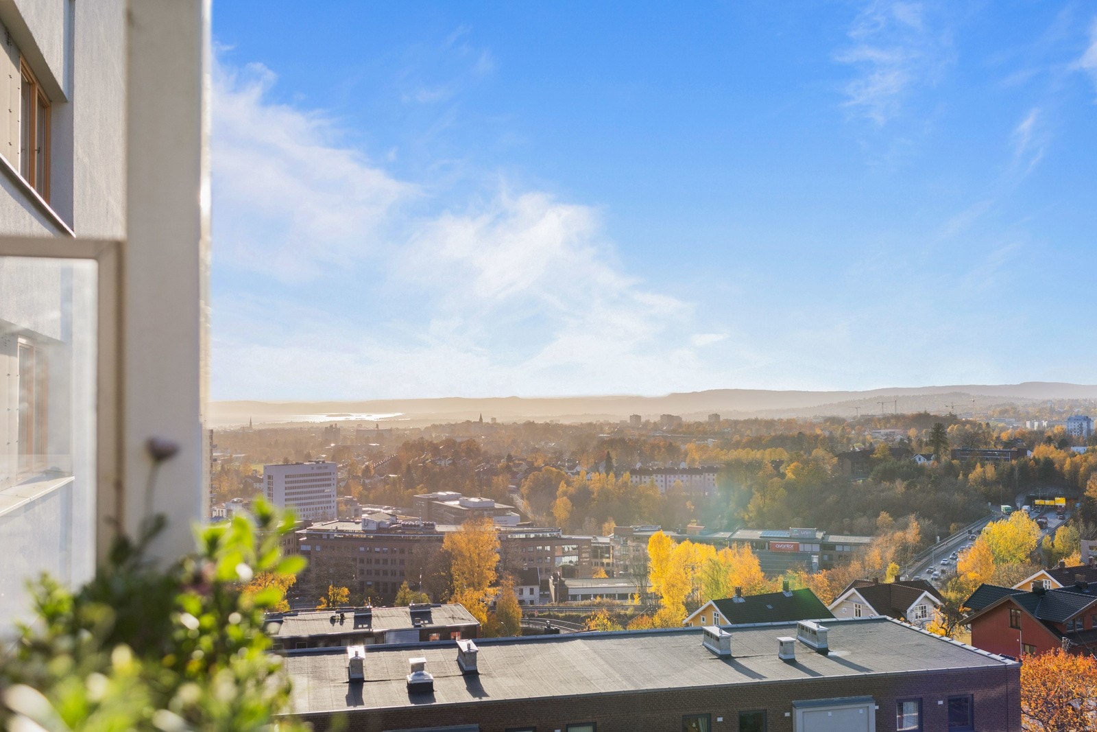 Utsikten er noe av det aller beste med leiligheten. Galleribilde