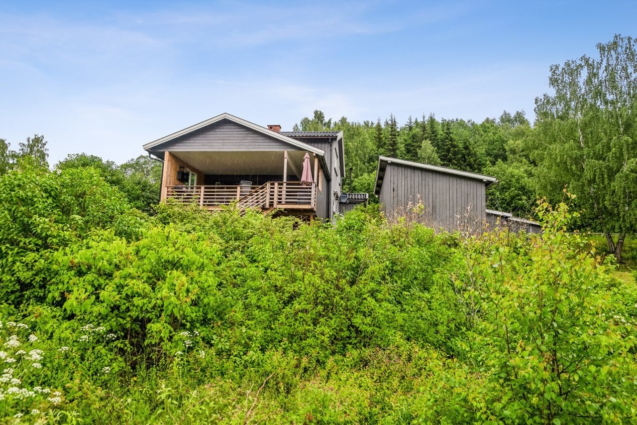 Hagen ned mot Lågen. Galleribilde