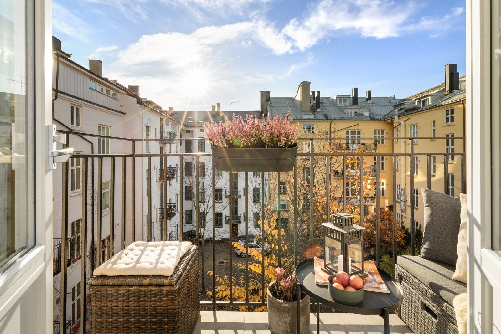 Leiligheten har en sydvendt balkong med gode solforhold Galleribilde