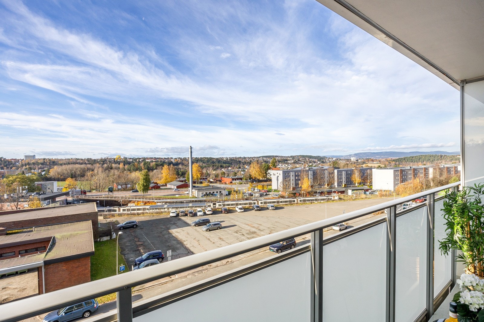 God utsikt fra balkongen (det kommer nytt torg i front med nye blokker i regi av OBOS) Galleribilde