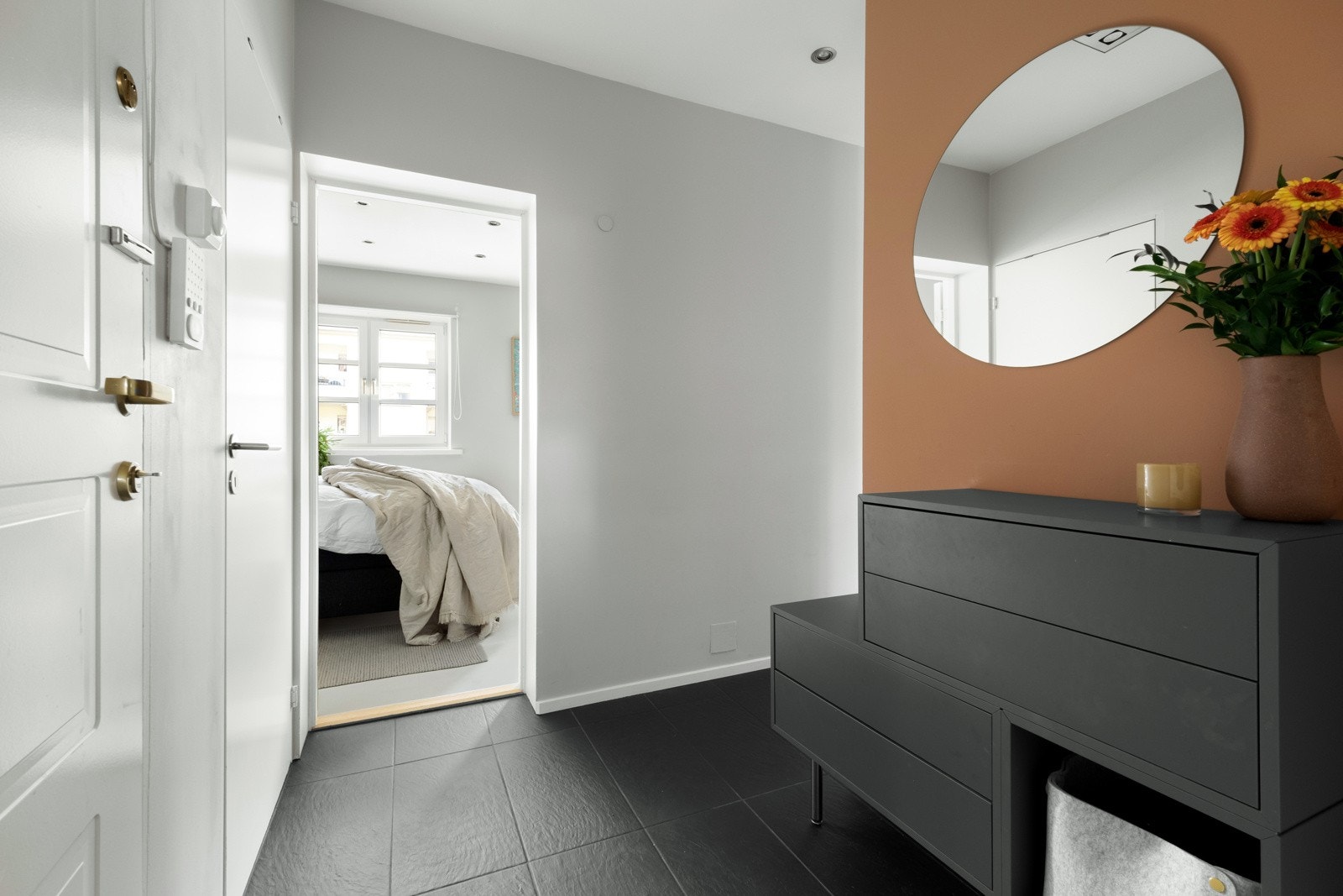 Tilbake i gangen. Galleribilde