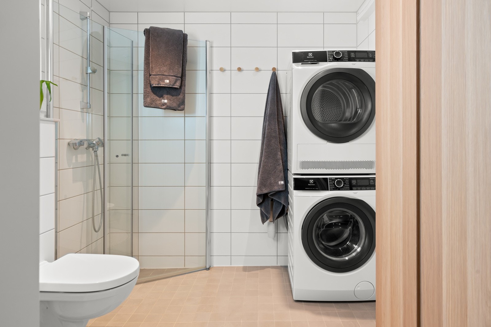 Her er det opplegg for vaskemaskin og tørketrommel. Galleribilde