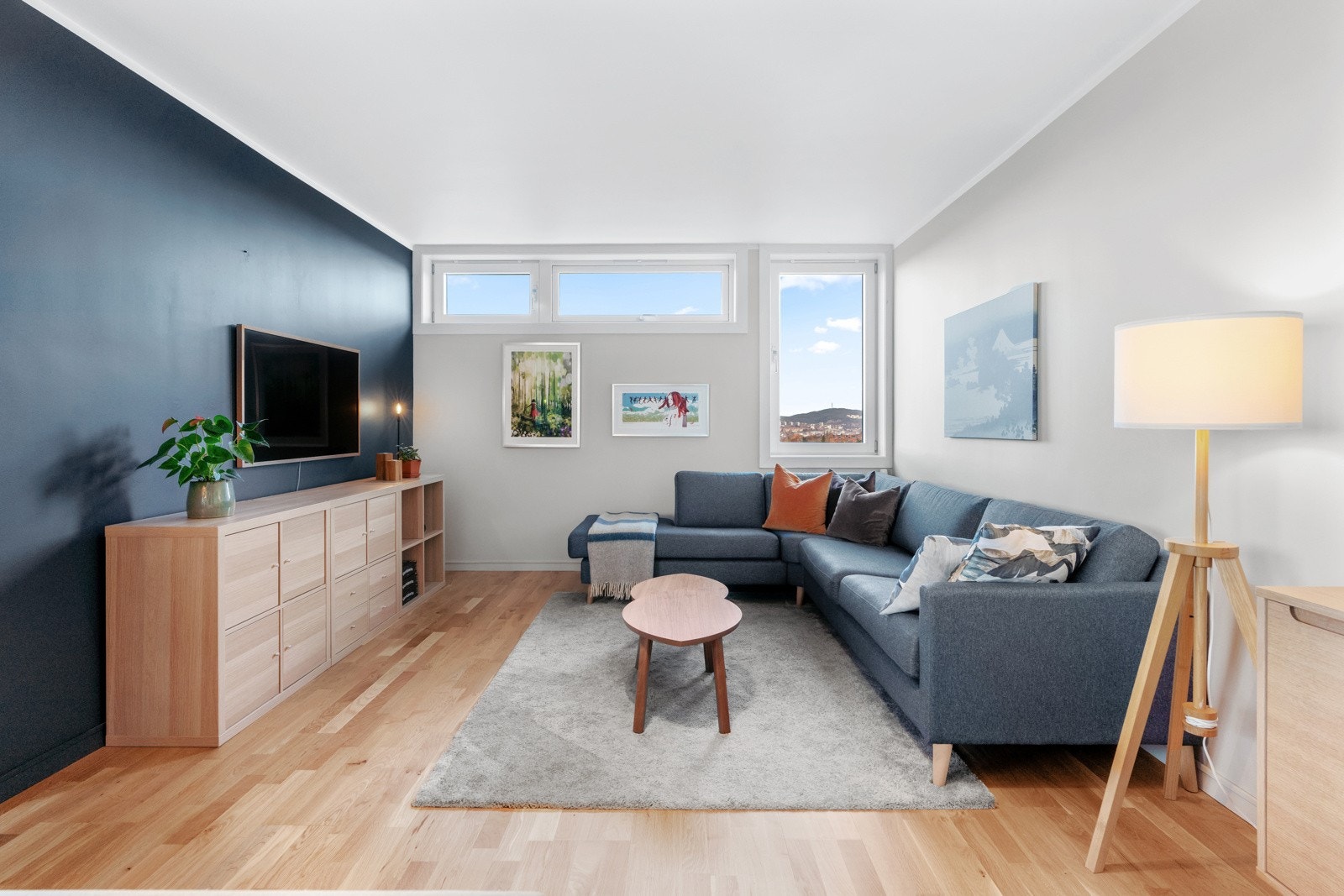 Vinduene og balkongdøren ble skiftet i regi av borettslaget i 2017. Galleribilde