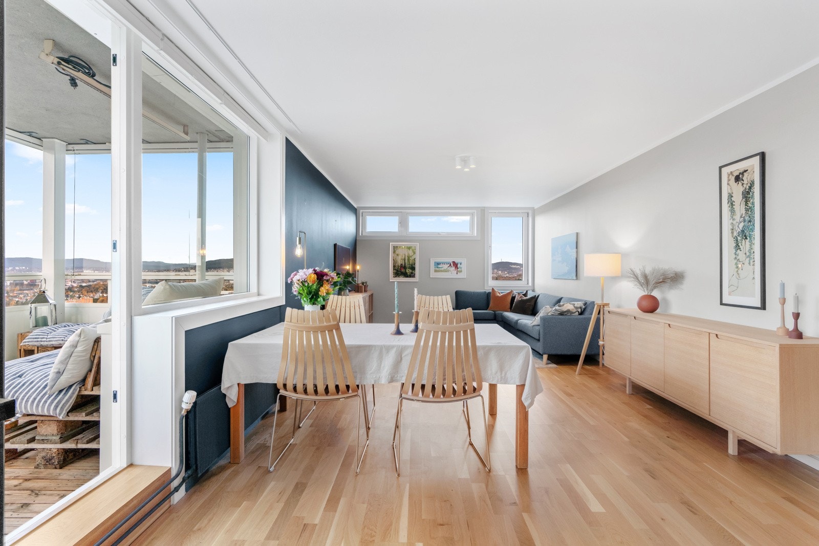 Både fyring (oppvarming), varmtvann og internett er inkludert i de månedlige felleskostnadene. Galleribilde