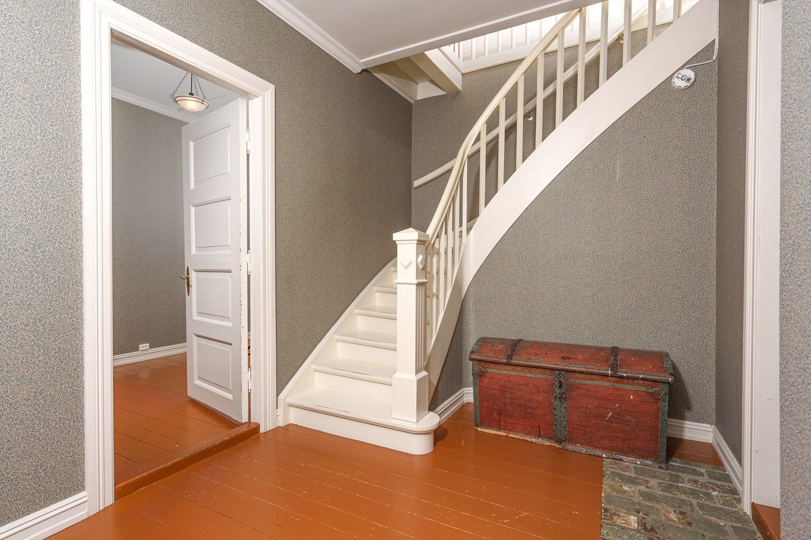 Gang med trapp til 2. etasje Galleribilde