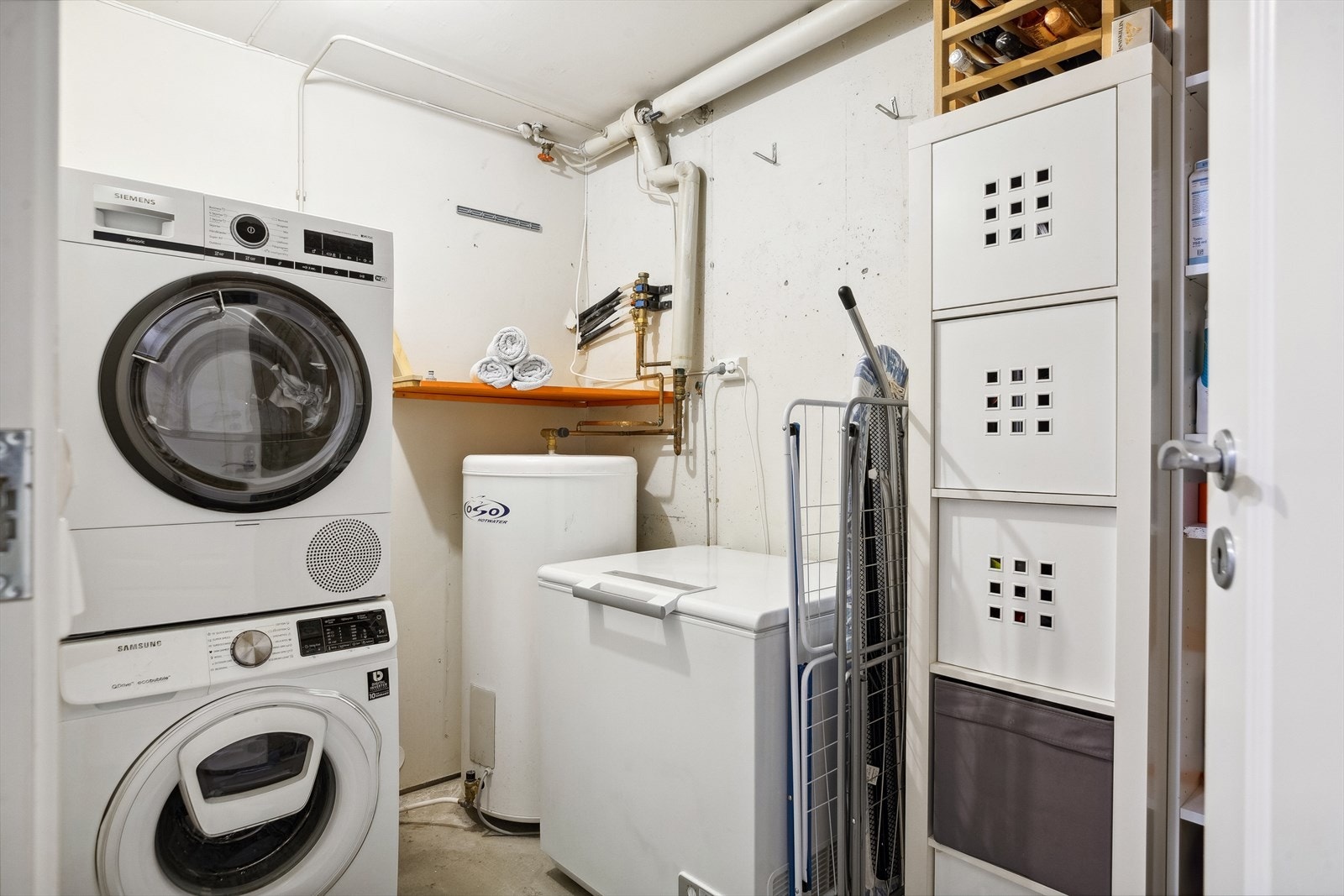 Innenfor omkledningsrommet finner man et eget vaskerom for enklere hverdager. Galleribilde