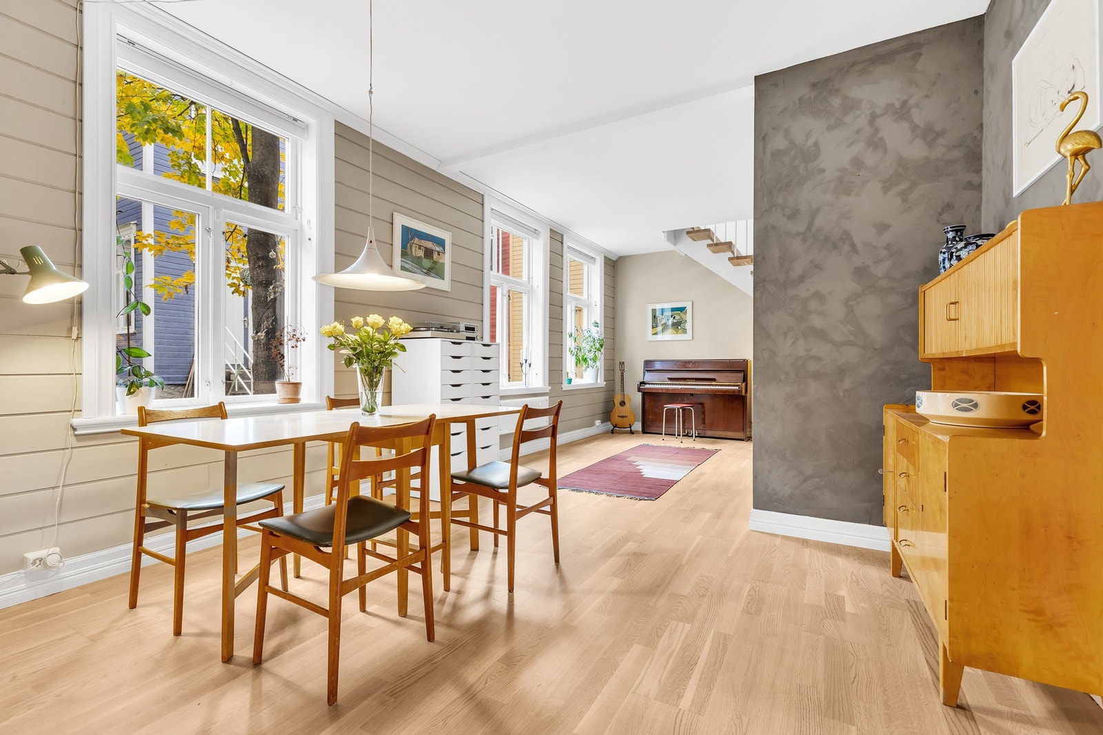 Med en god planløsning får sittegruppene sine naturlige plasseringer i rommet. Galleribilde