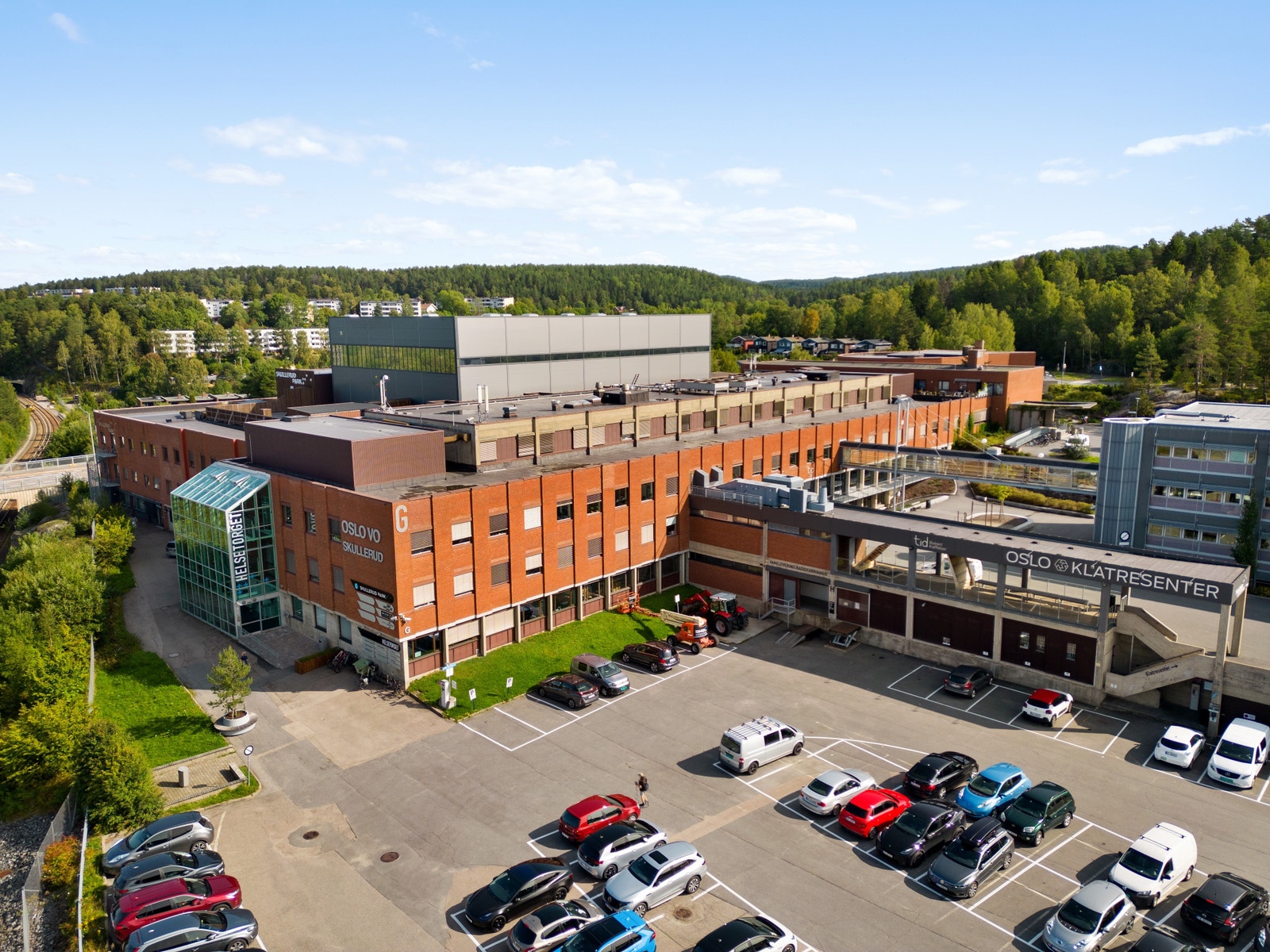 Aktivitetsparken ligger i samme bygg som Oslo Klatresenter i Skullerud Park. Galleribilde