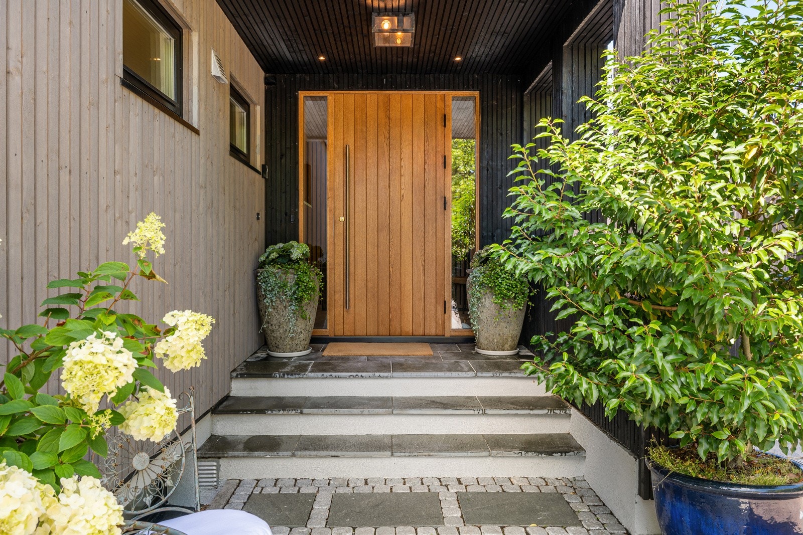 Flott inngangsdør fra Ege Galleribilde