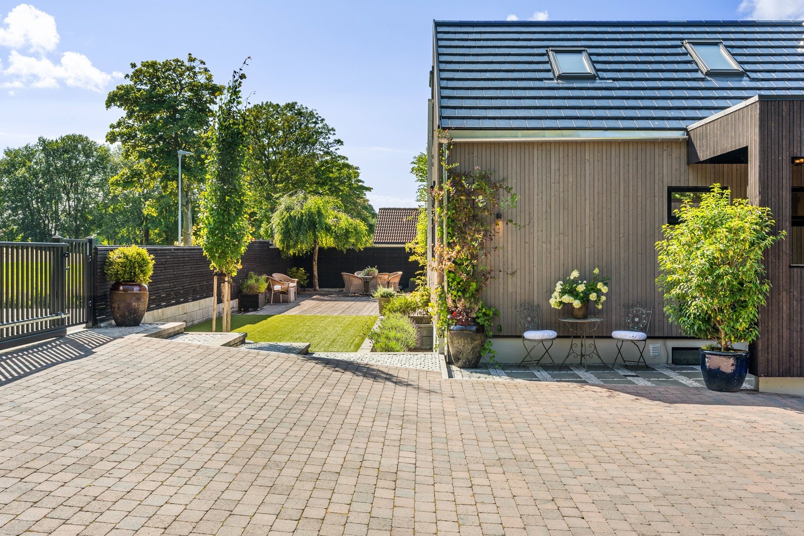 Gårdsrom Galleribilde