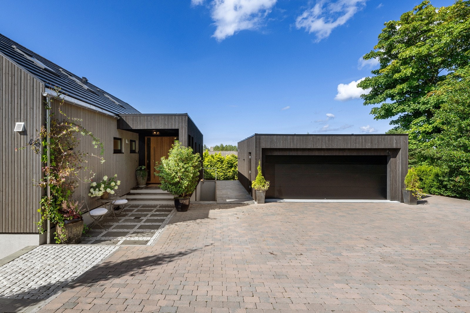 Gårdsrom Galleribilde