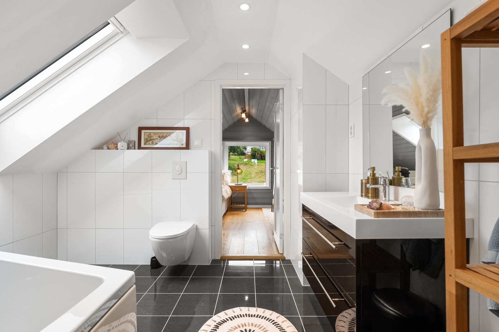 Flott flislagt baderom Galleribilde