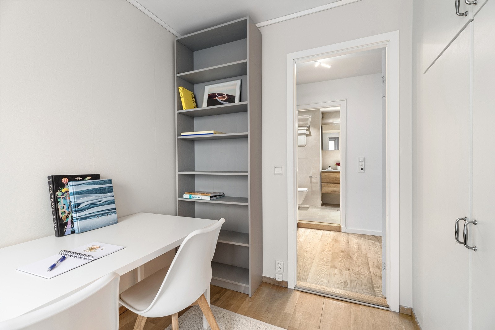 Dette rommet vender også mot rolige omgivelser. Galleribilde