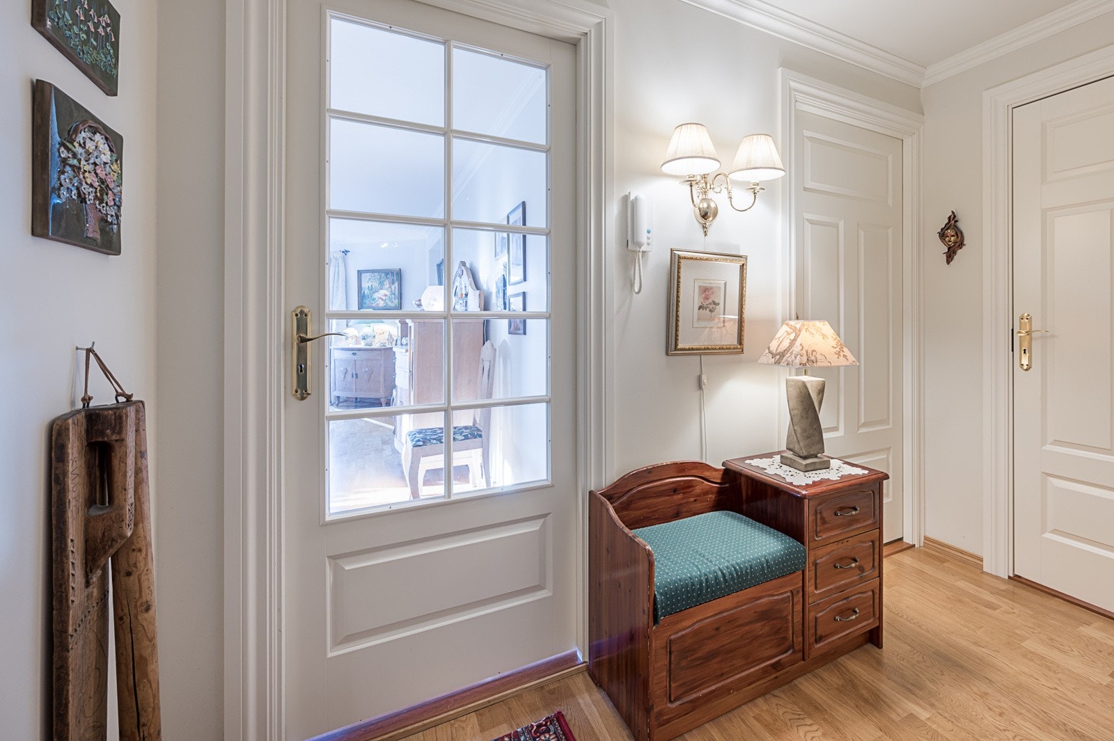 Fra gangen mot stuen Galleribilde