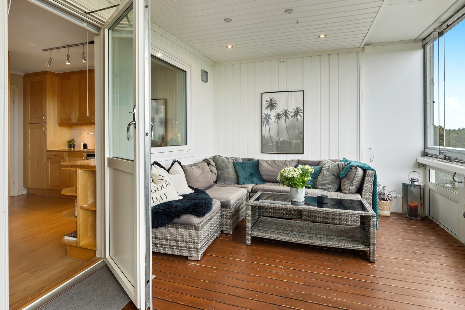 Romslig innglasset balkong på på 14 m² Galleribilde