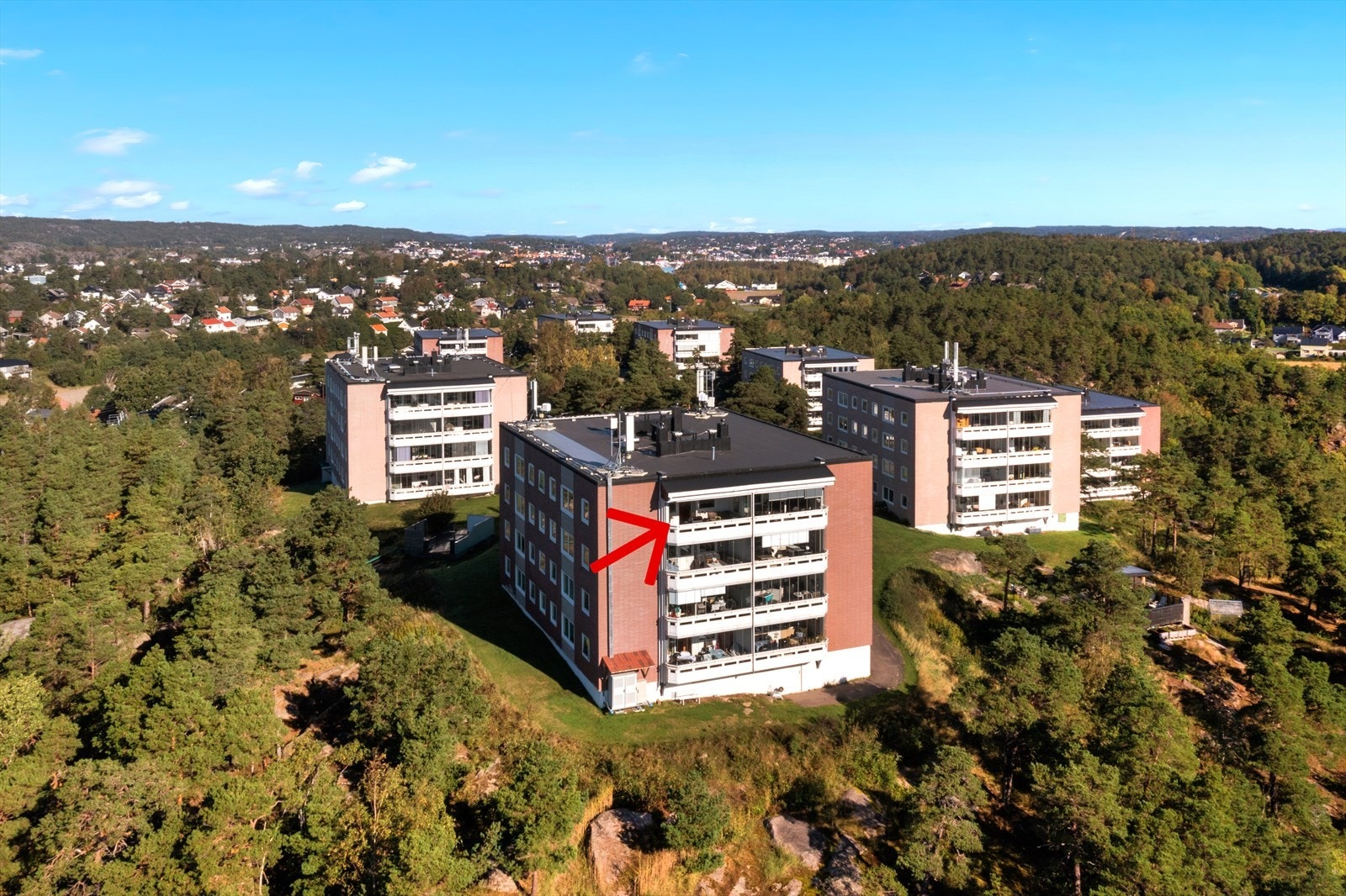 Velkommen til Rugdeveien 4 - presentert av EiendomsMegler1 ved Henriette Henriksen Galleribilde