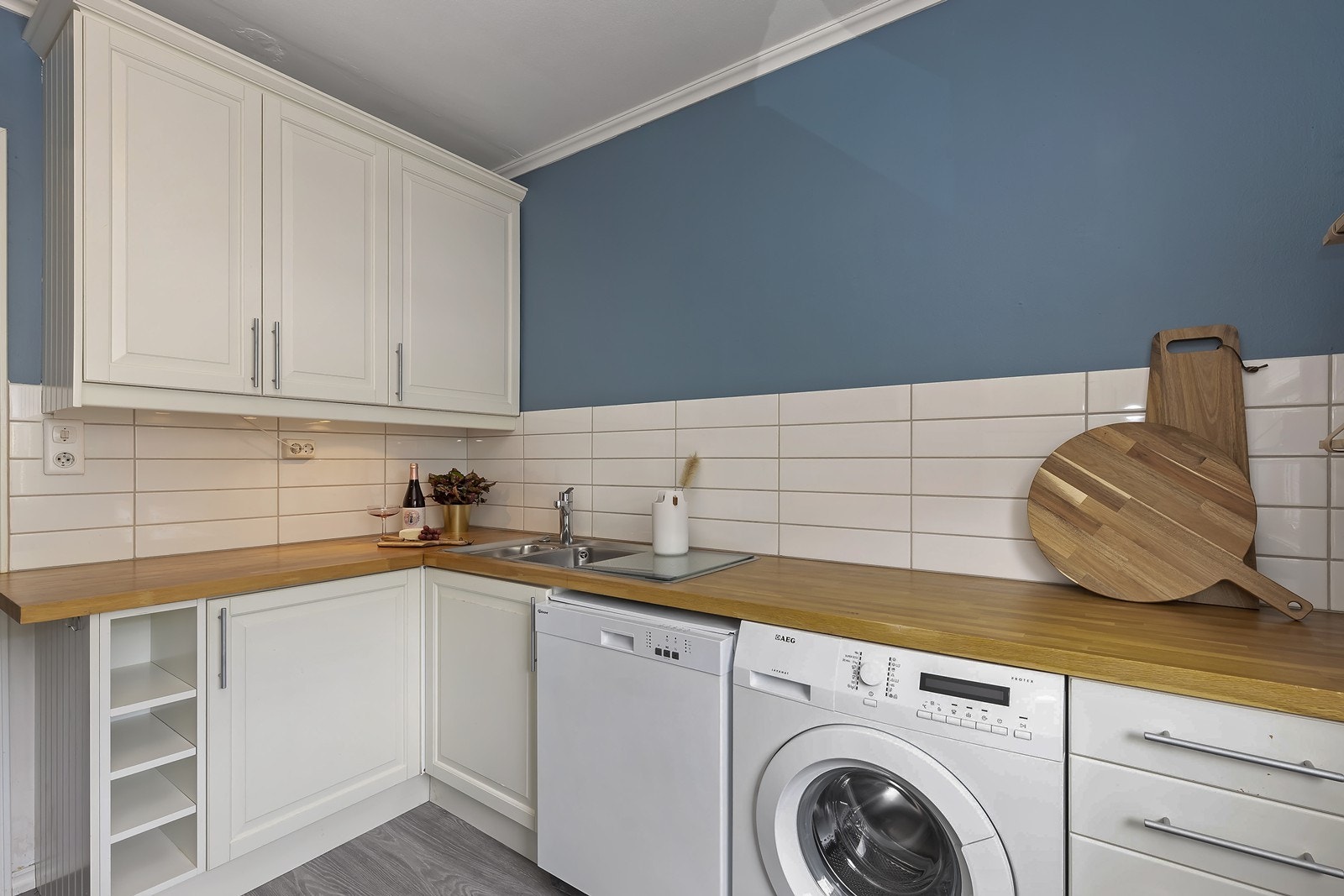 Hvitevarer medfølger handelen. Galleribilde