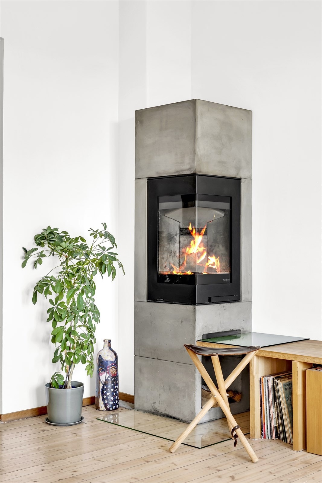 Lekker peis fra 2016 sikrer behagelig varme og bidrar til hyggelig stemning. Galleribilde