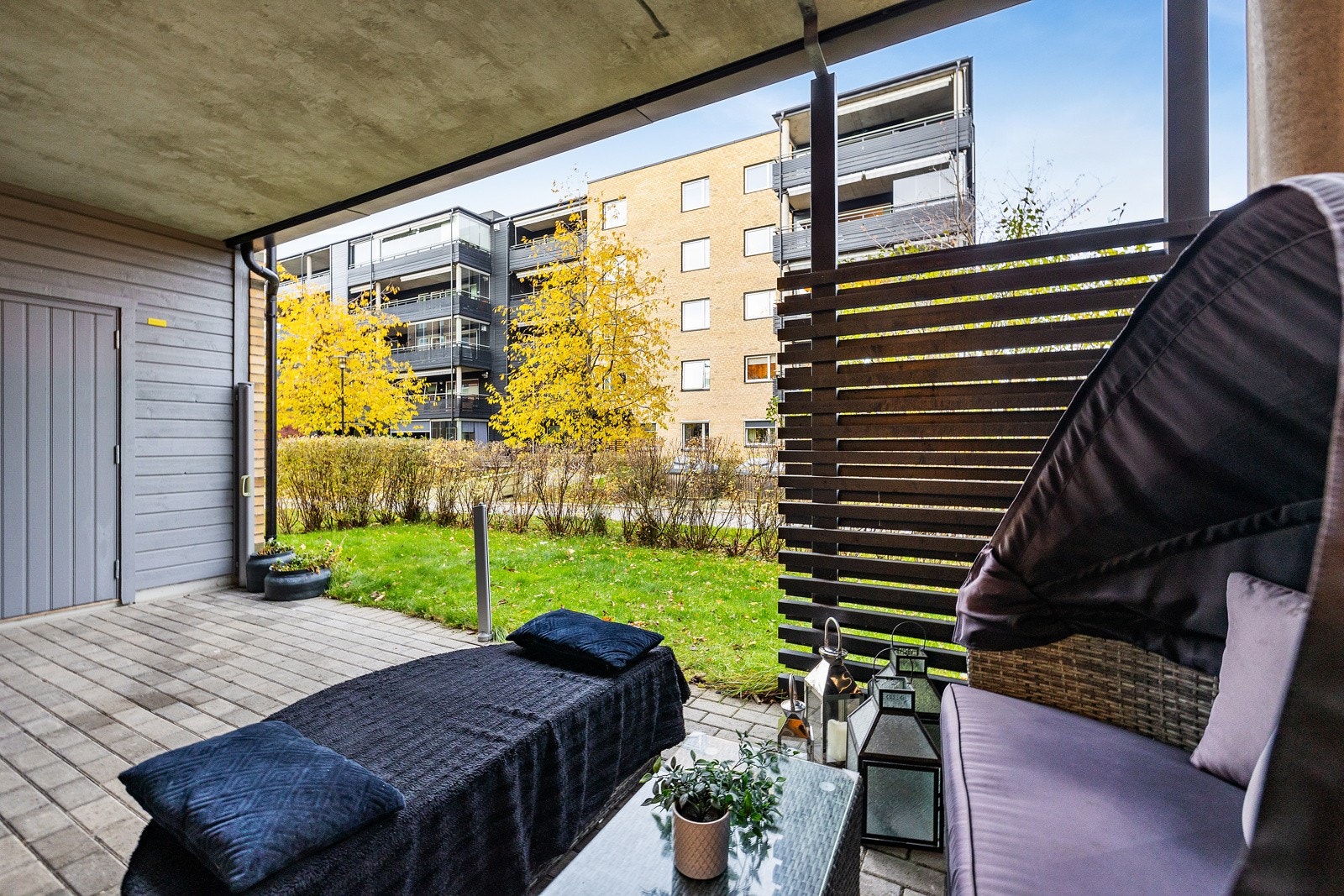 På terrassen er det adkomst til en praktisk bod. Galleribilde