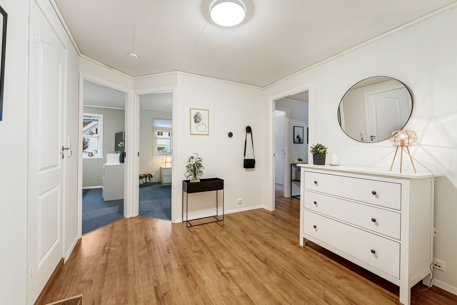 Velkommen inn i lys og innbydende entré! Galleribilde