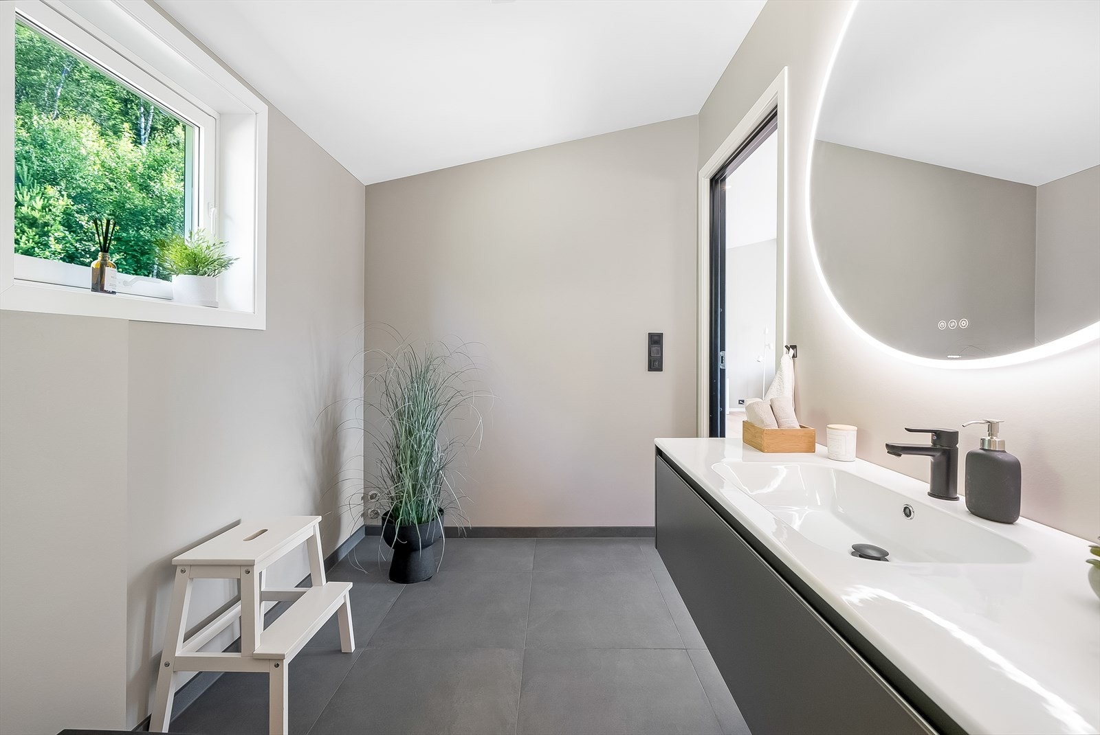 I hjørnet er det gjort klart til å sette inn badekar. Galleribilde