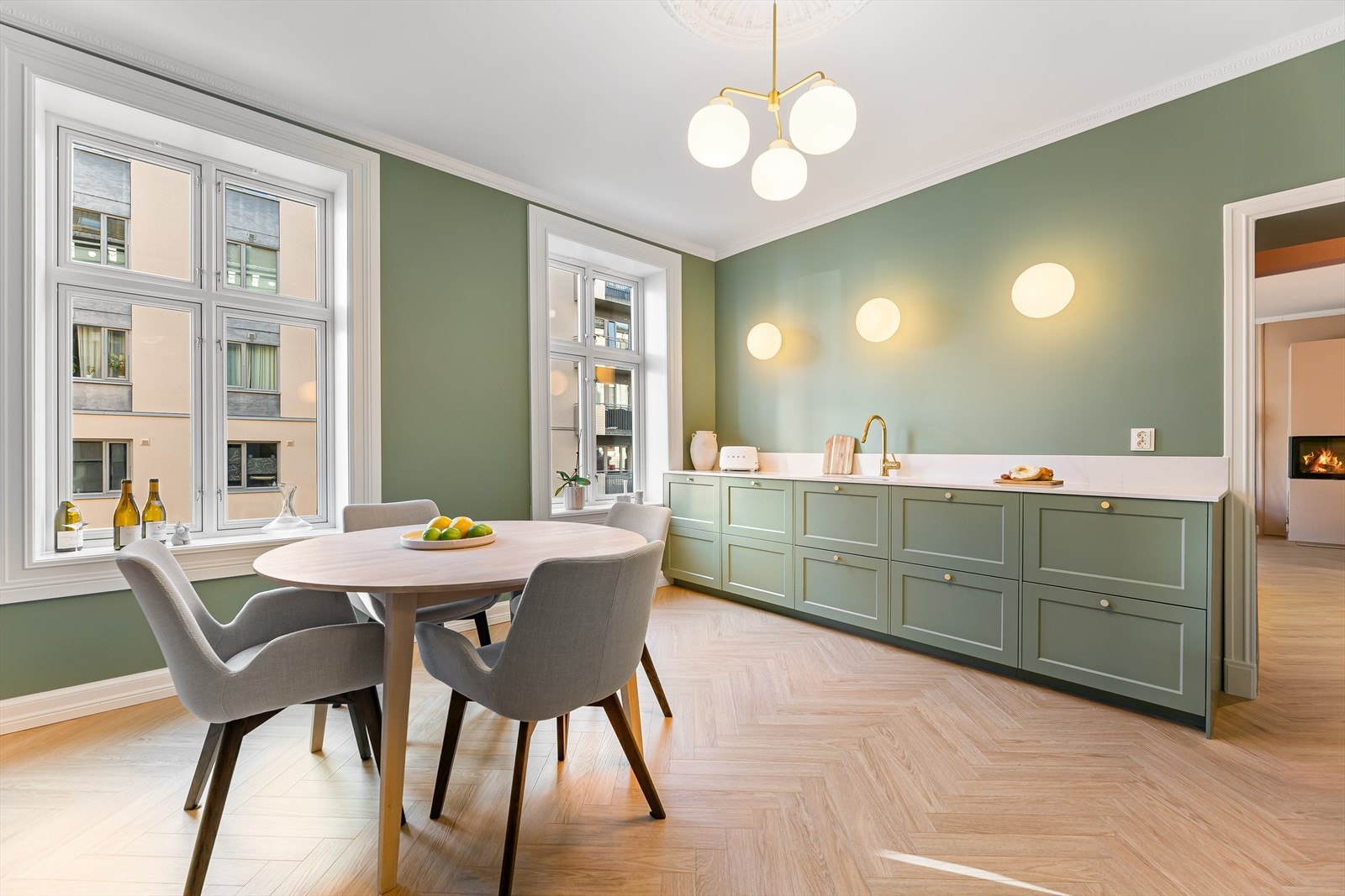 En strøken og klassisk 3-roms med svært attraktiv og populær beliggenhet Galleribilde