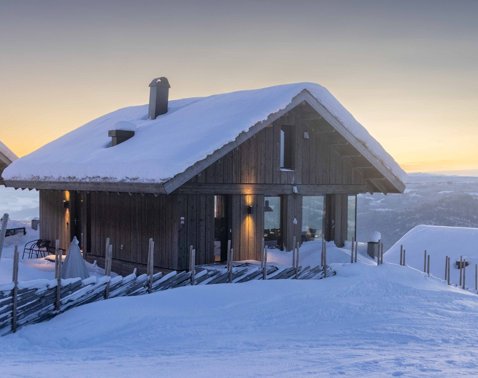 Vy sokkelmodell er godt tilpasset skrått terreng. Foto fra et annet prosjekt. Galleribilde