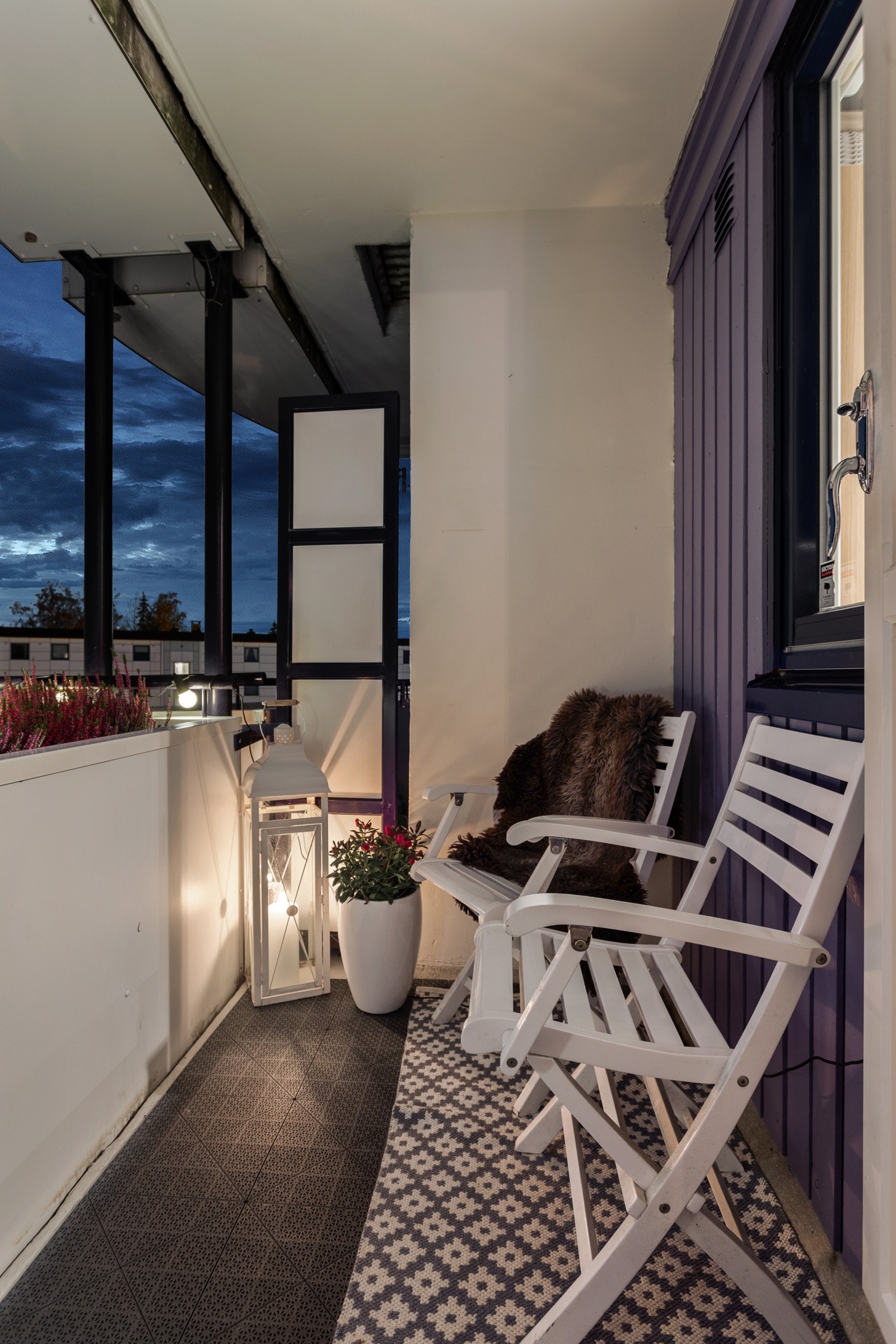 Det er plass til balkongmøblement. Galleribilde