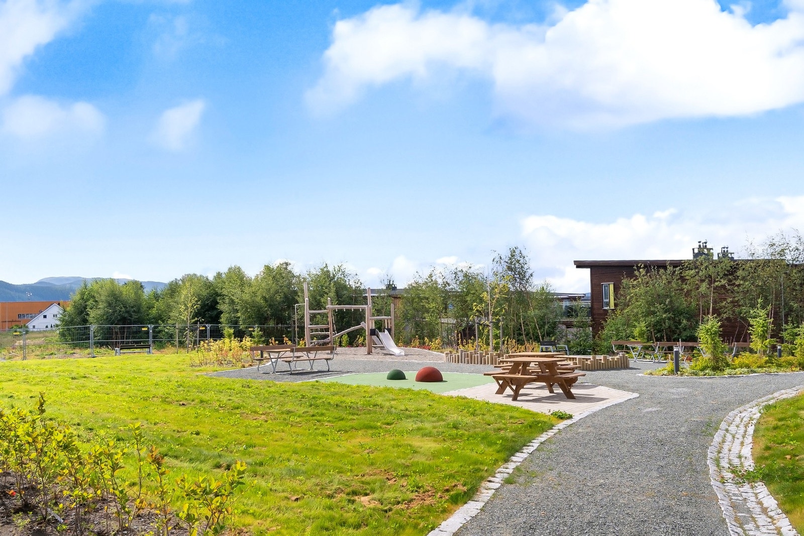 Det er flotte naturomgivelser i nærheten av leiligheten. Galleribilde