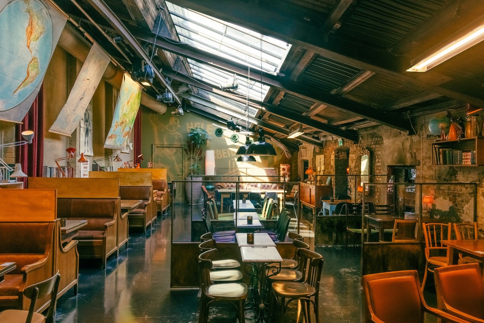 Nærområdet - På Teaterplassen finner du blant annet Oslo Mekaniske Verksted. Galleribilde