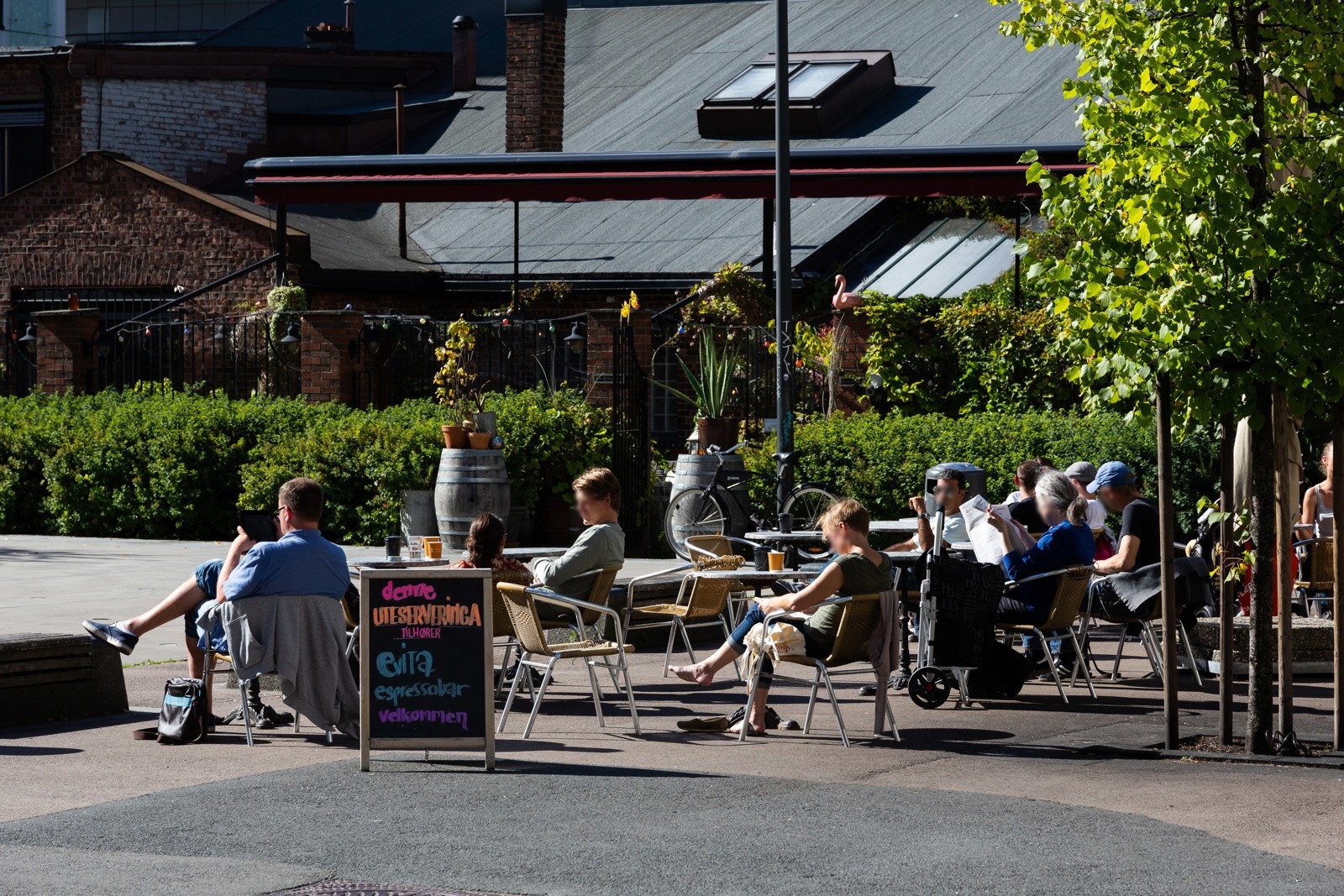 Nærområdet - Teaterplassen like utenfor døren. Galleribilde