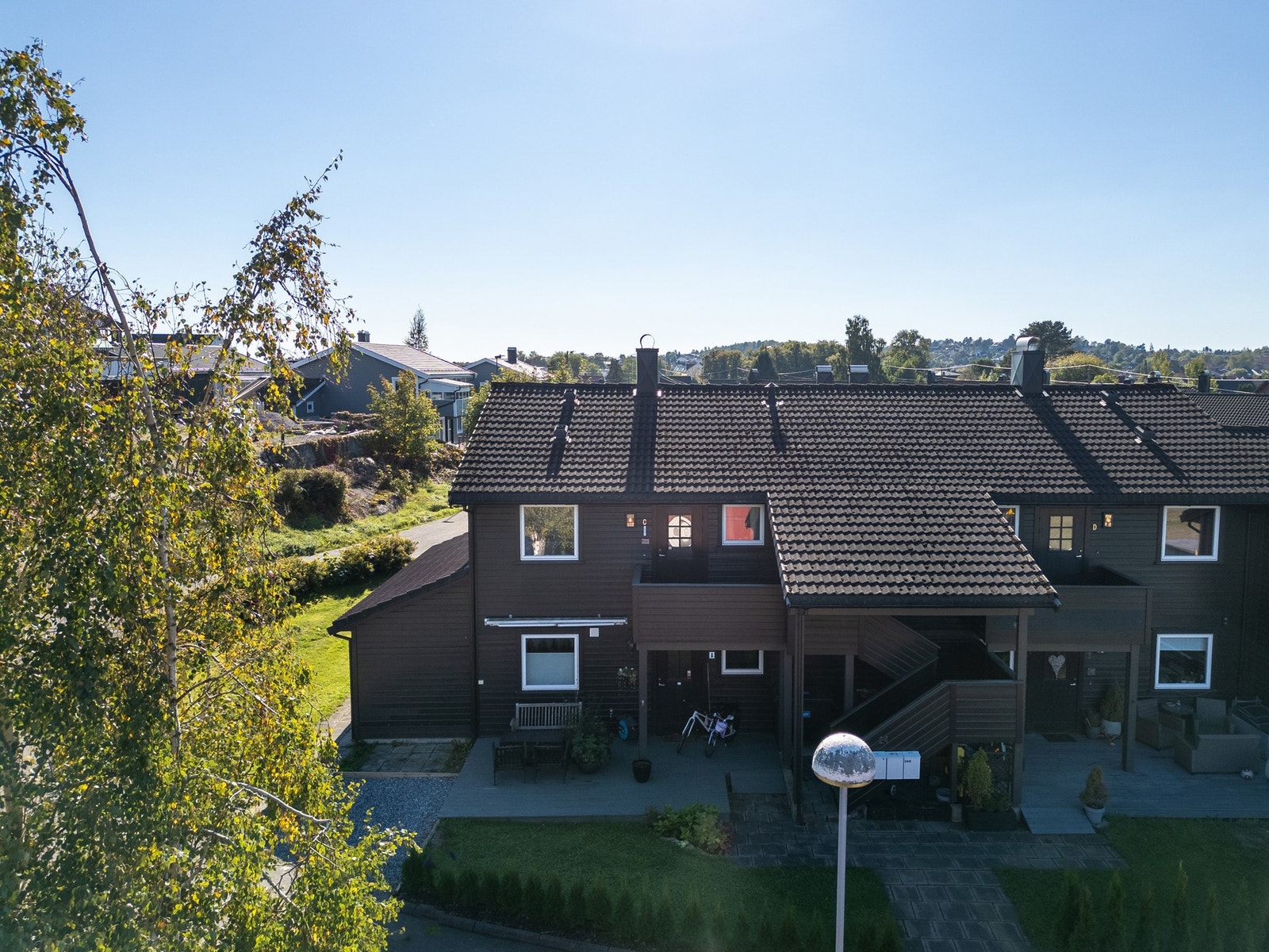 Husets fasade er malt i 2022. Galleribilde