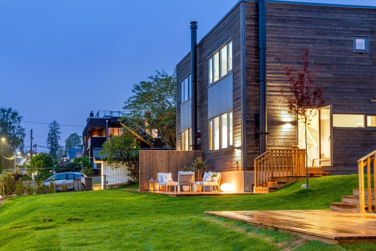 Dette er en halvpart av en vertikaldelt tomannsbolig. Galleribilde